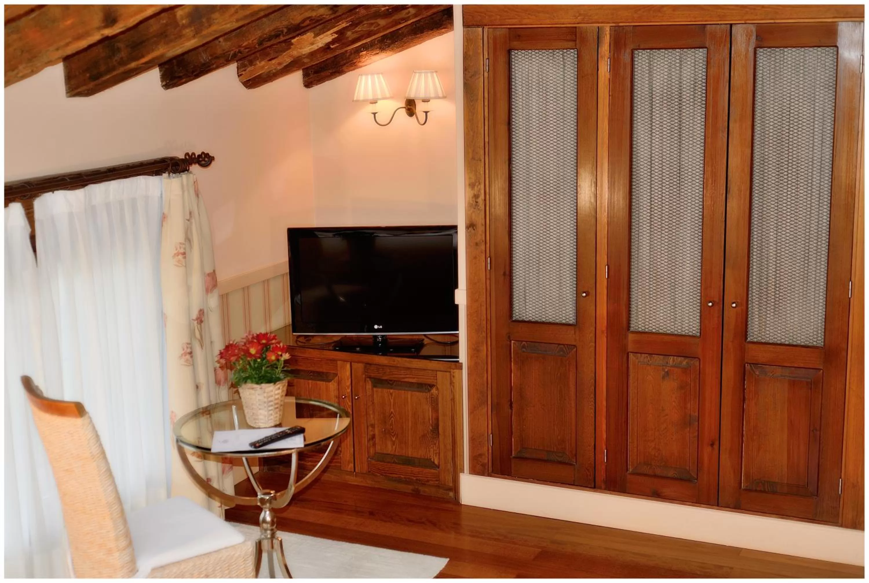 TV/Entertainment Center in El Rincón de Rascafría