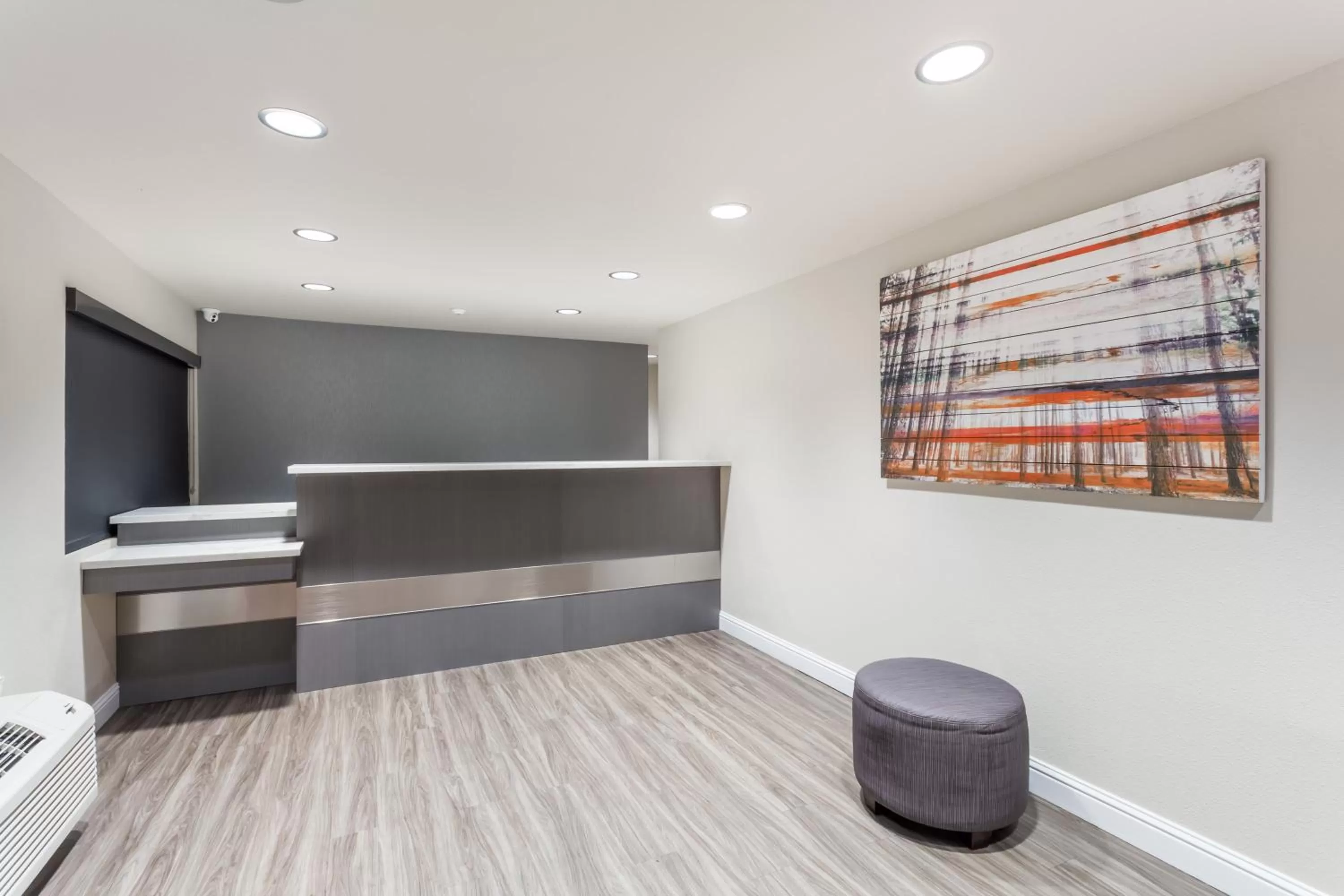 Lobby or reception in Days Inn by Wyndham Yosemite Area