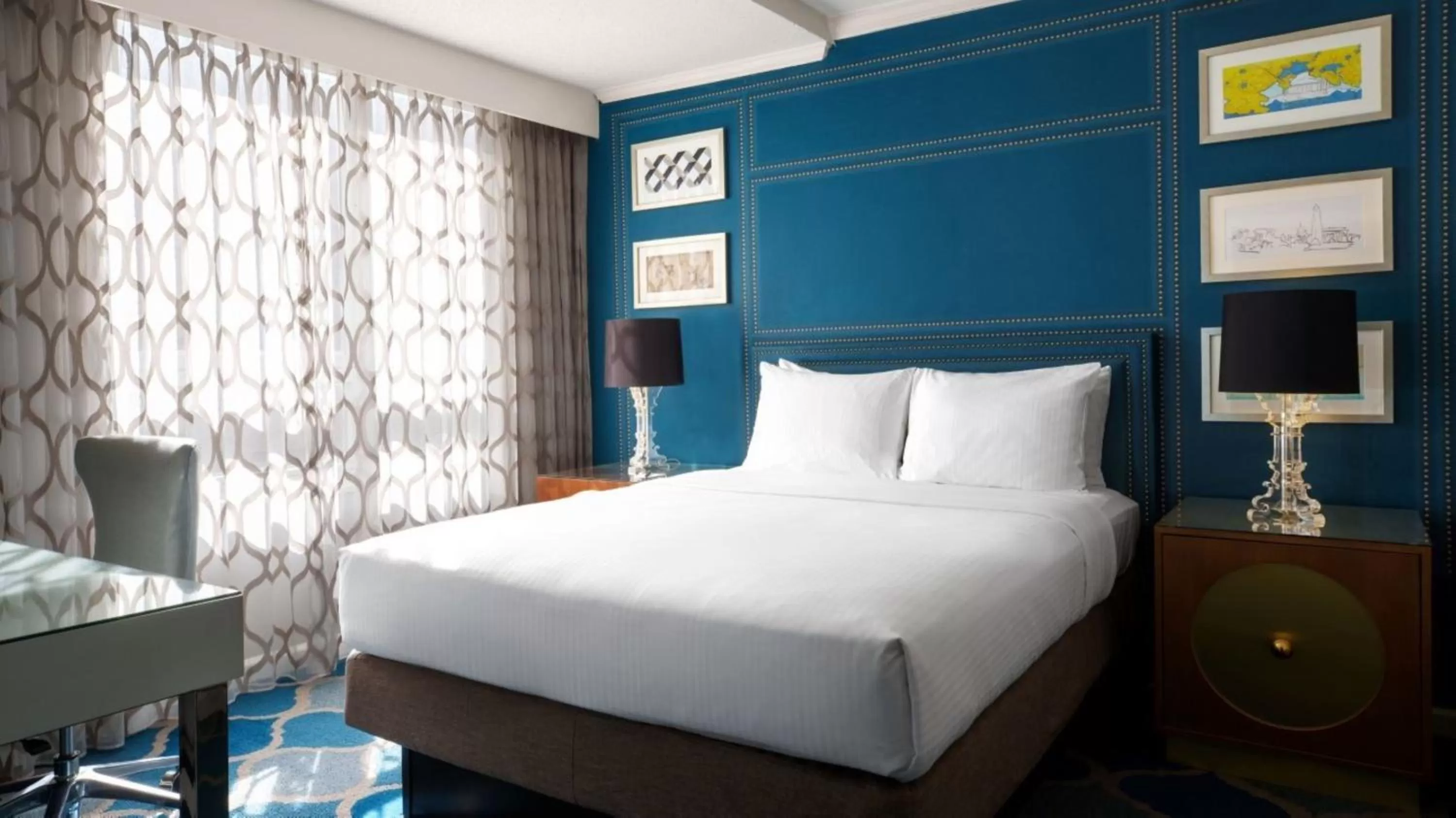 Bed in The Ven at Embassy Row, Washington, D.C., a Tribute Portfolio Hotel