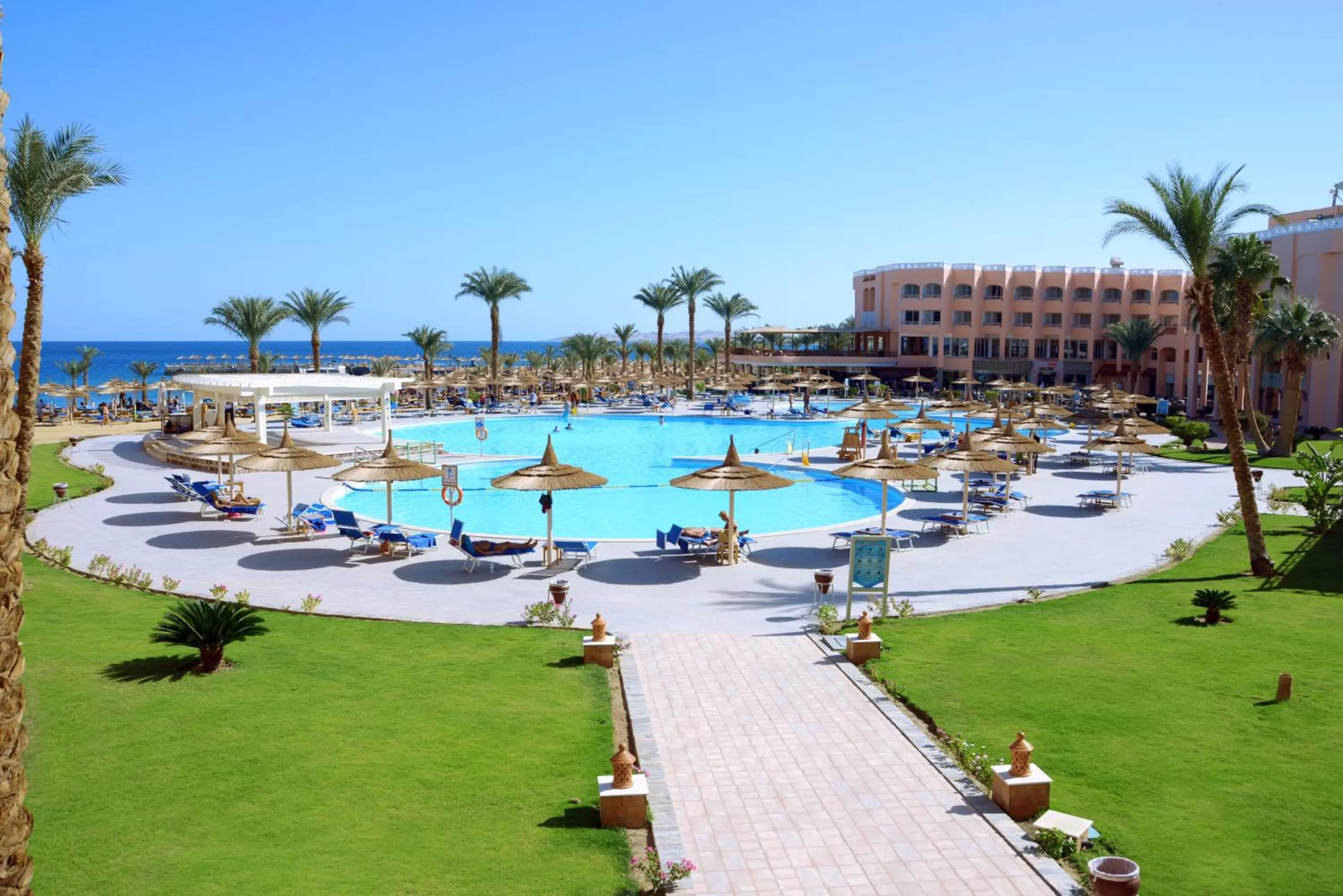 Swimming pool in Beach Albatros Aqua Park - Hurghada