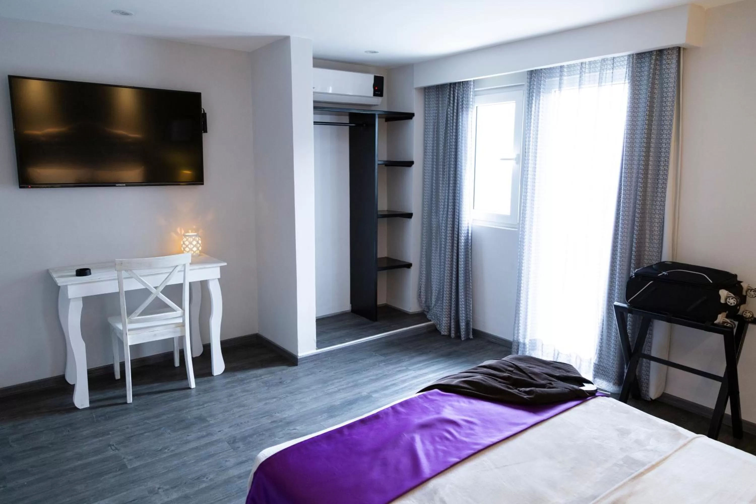 Seating area, Bed in Hotel Venedik