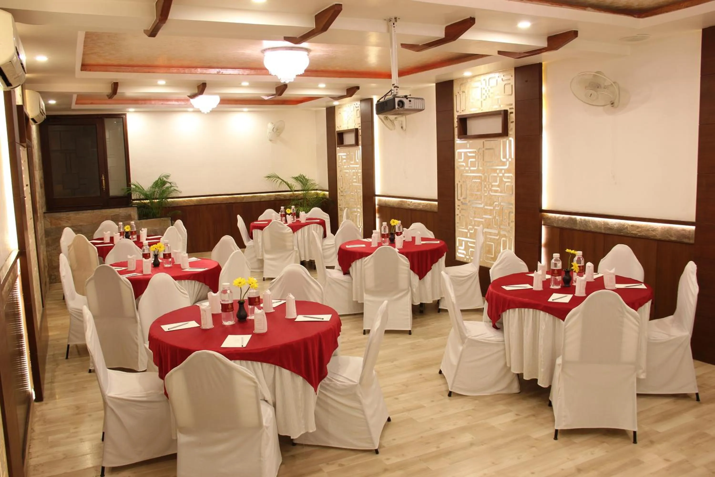Business facilities in Ratnawali – A Vegetarian Heritage Hotel