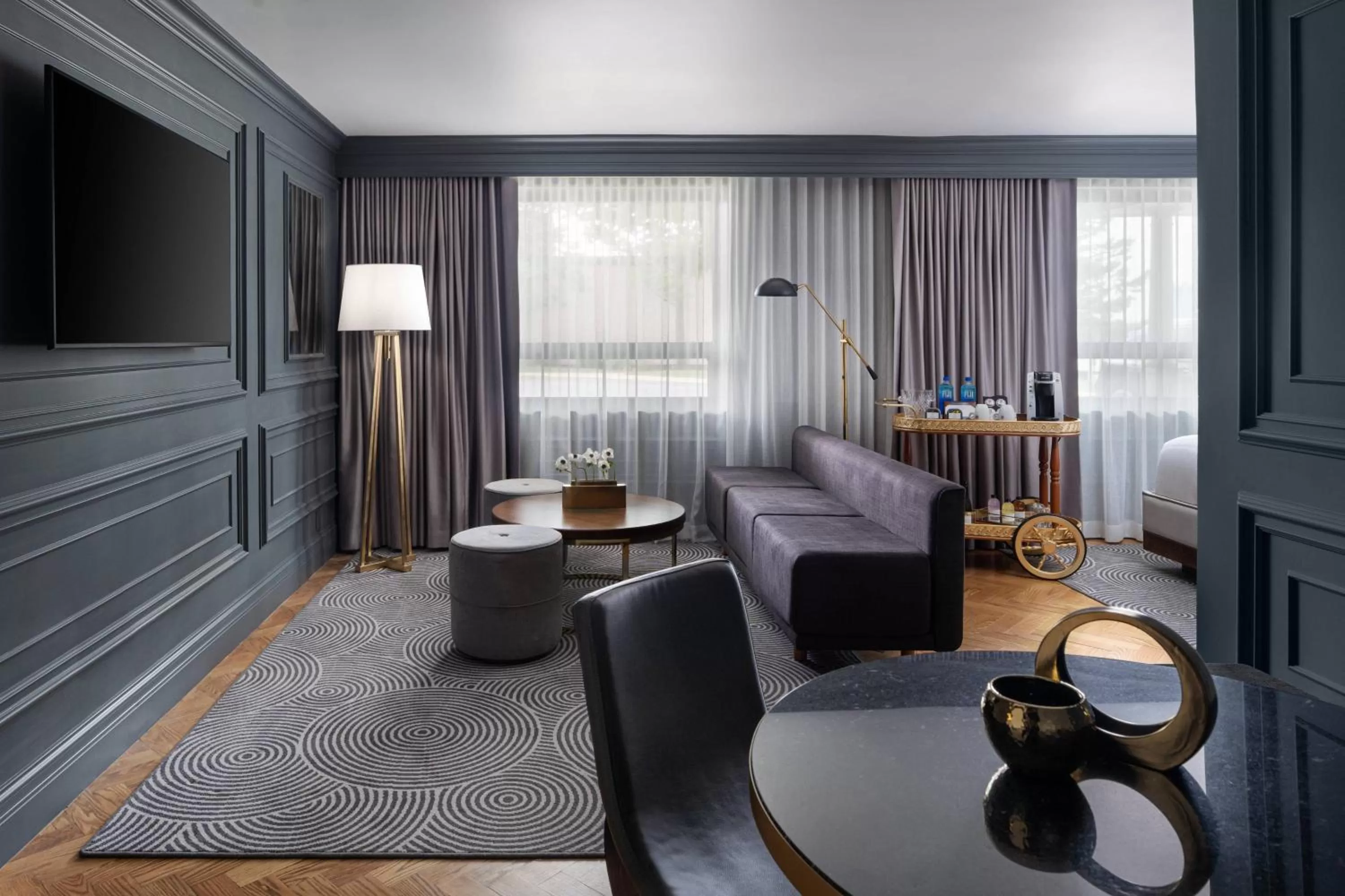 Living room in The Drake Oak Brook, Autograph Collection