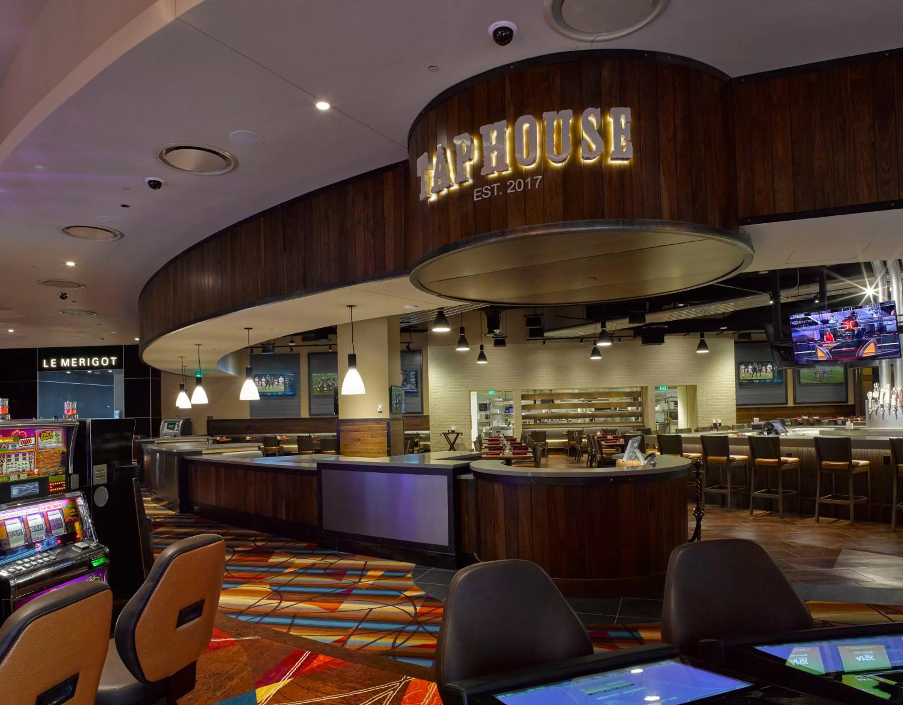 Restaurant/places to eat in Bally's Evansville Casino & Hotel