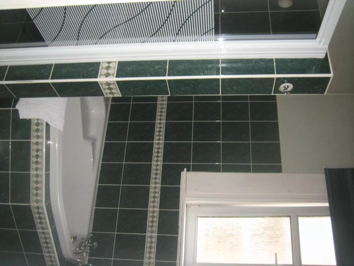 Bathroom in Murrayfield Park Guest House