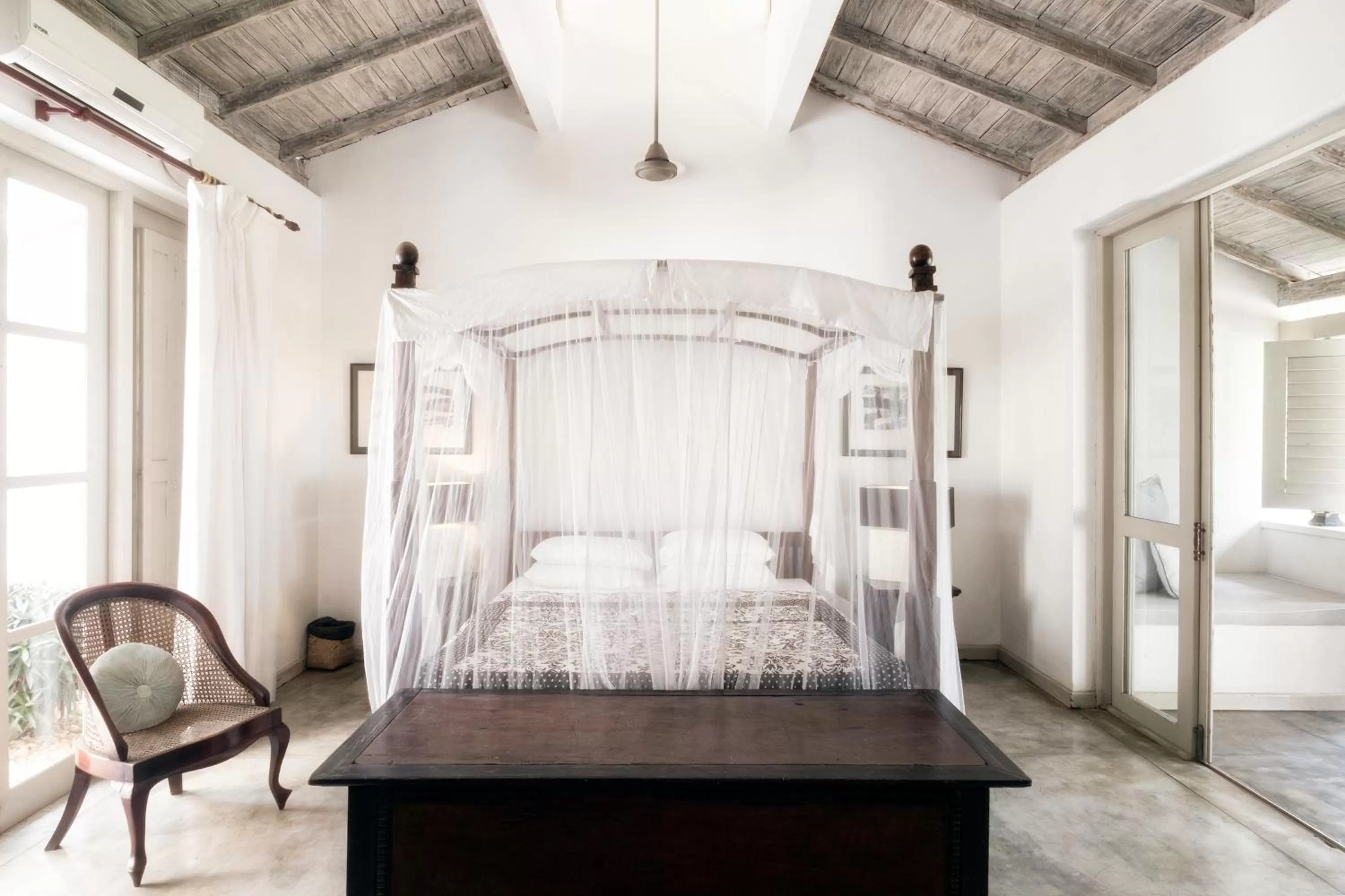 Bedroom, Bed in Satin Doll