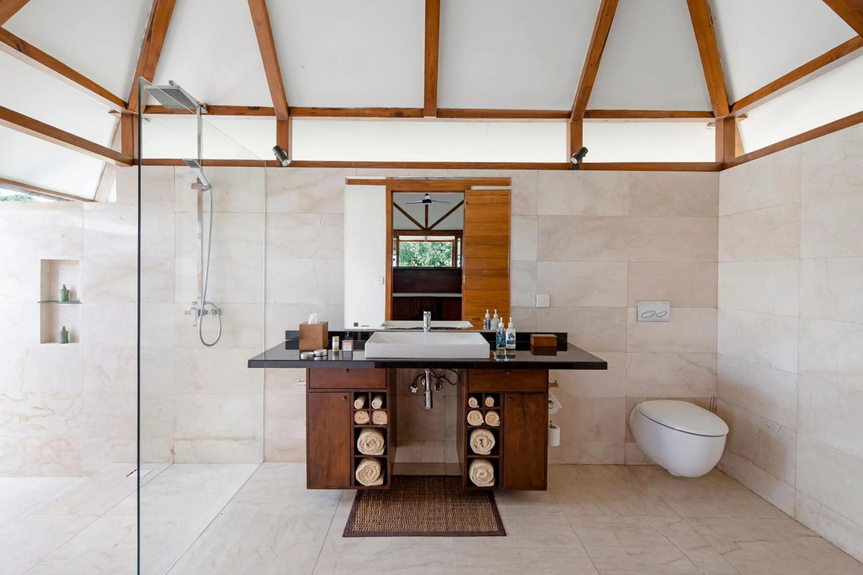 Toilet in Kokomo Resort Gili Gede