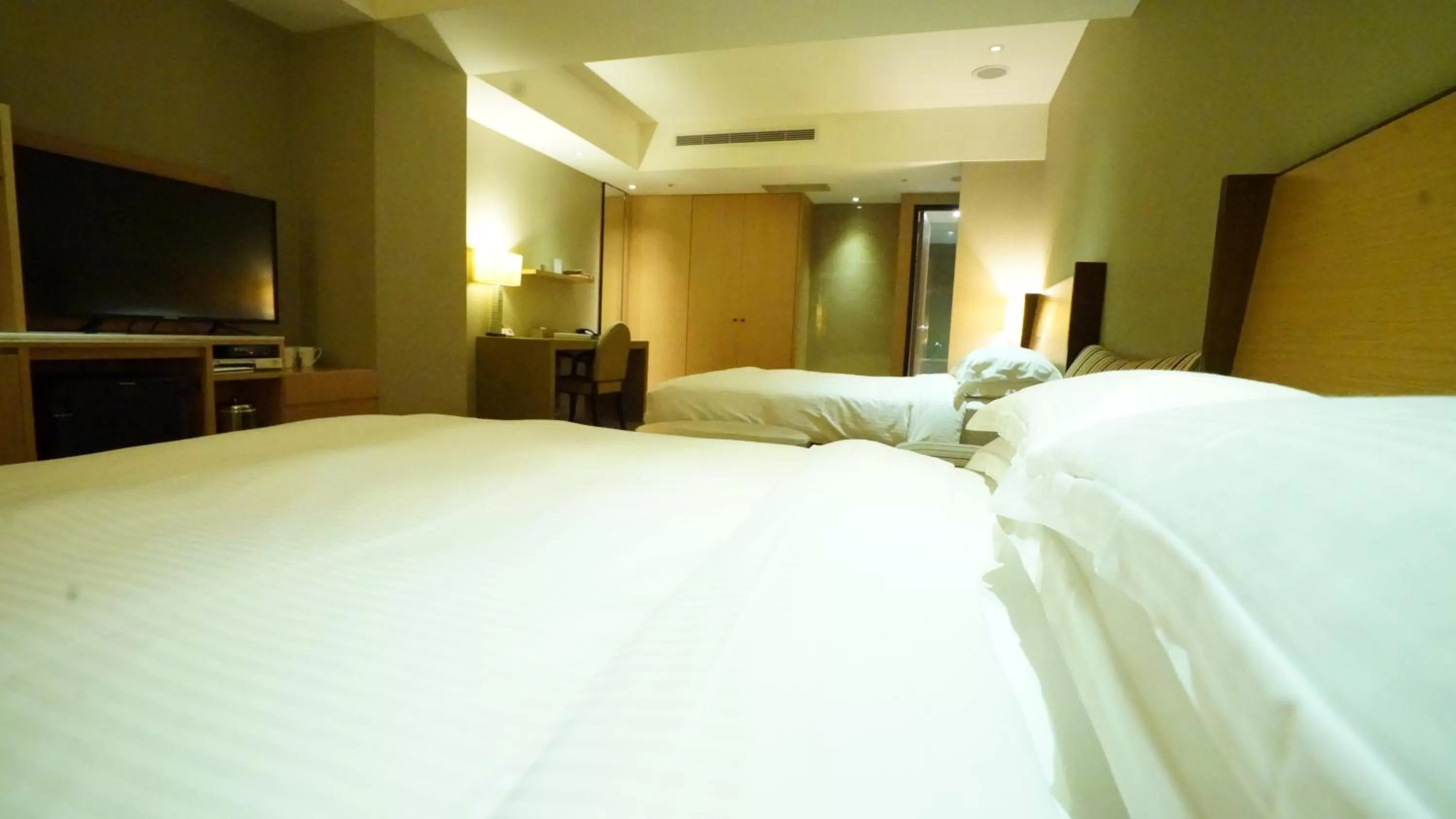 Photo of the whole room, Bed in City Suites-Taipei Nanxi