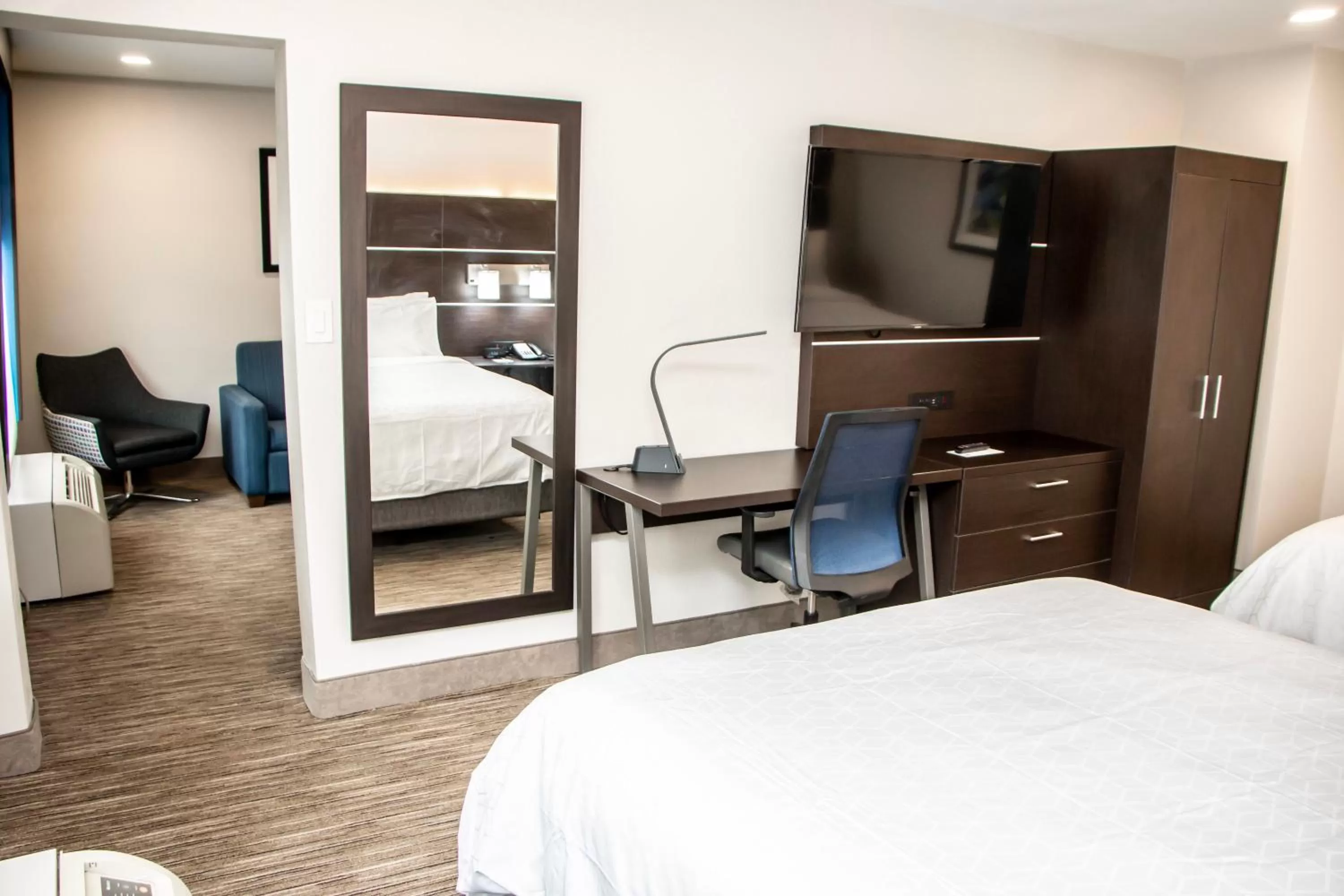Photo of the whole room, Bed in Holiday Inn Express - Allentown North by IHG