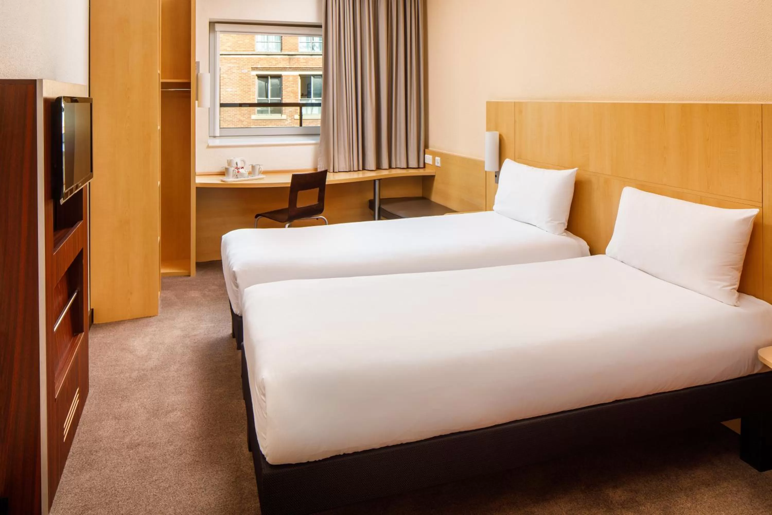 Bed in ibis Nottingham Centre