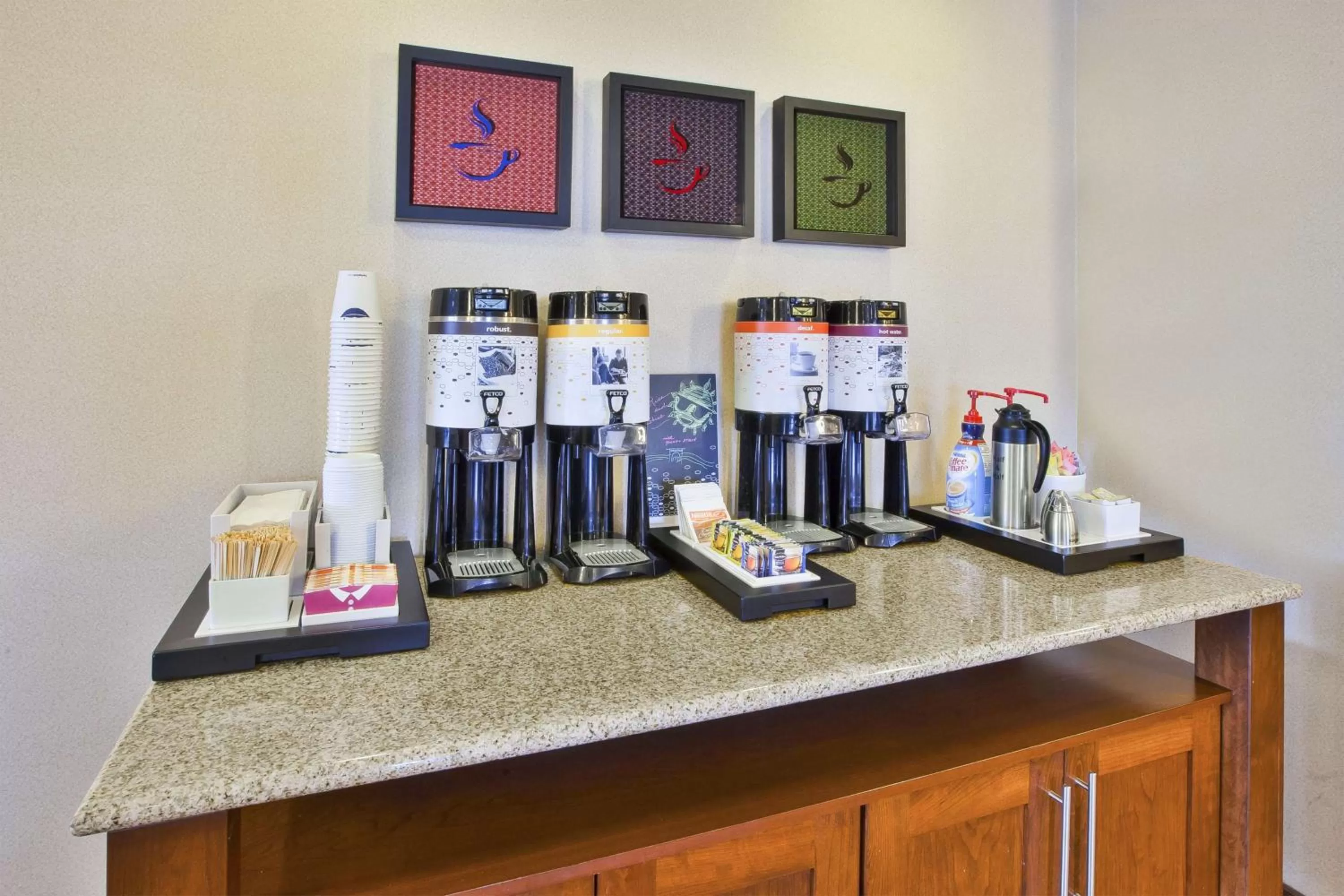 Dining area in Hampton Inn Pittsburgh Area-Beaver Valley-Center Township