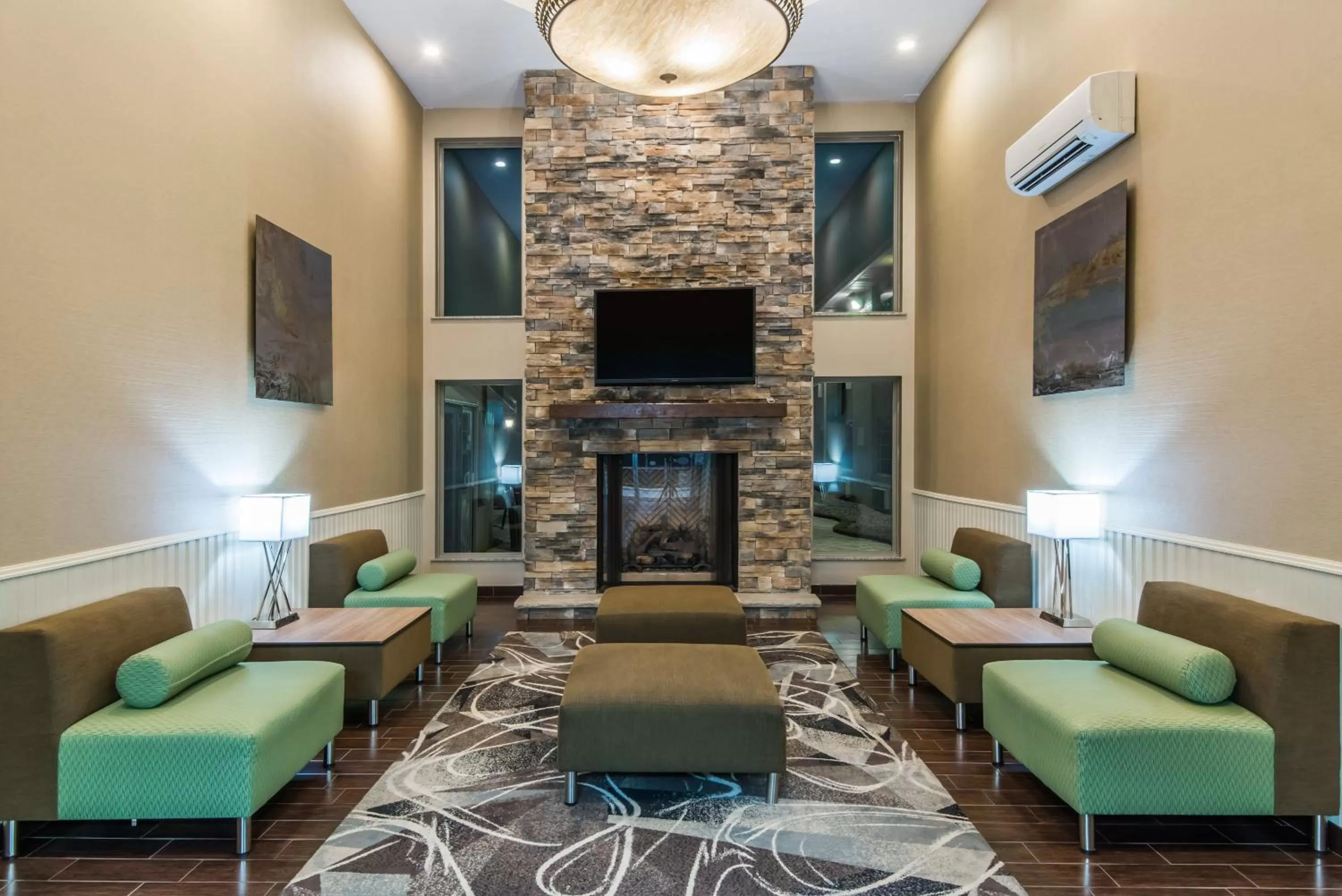 Lobby or reception in Wyndham Garden Hotel Cross Lanes Charleston