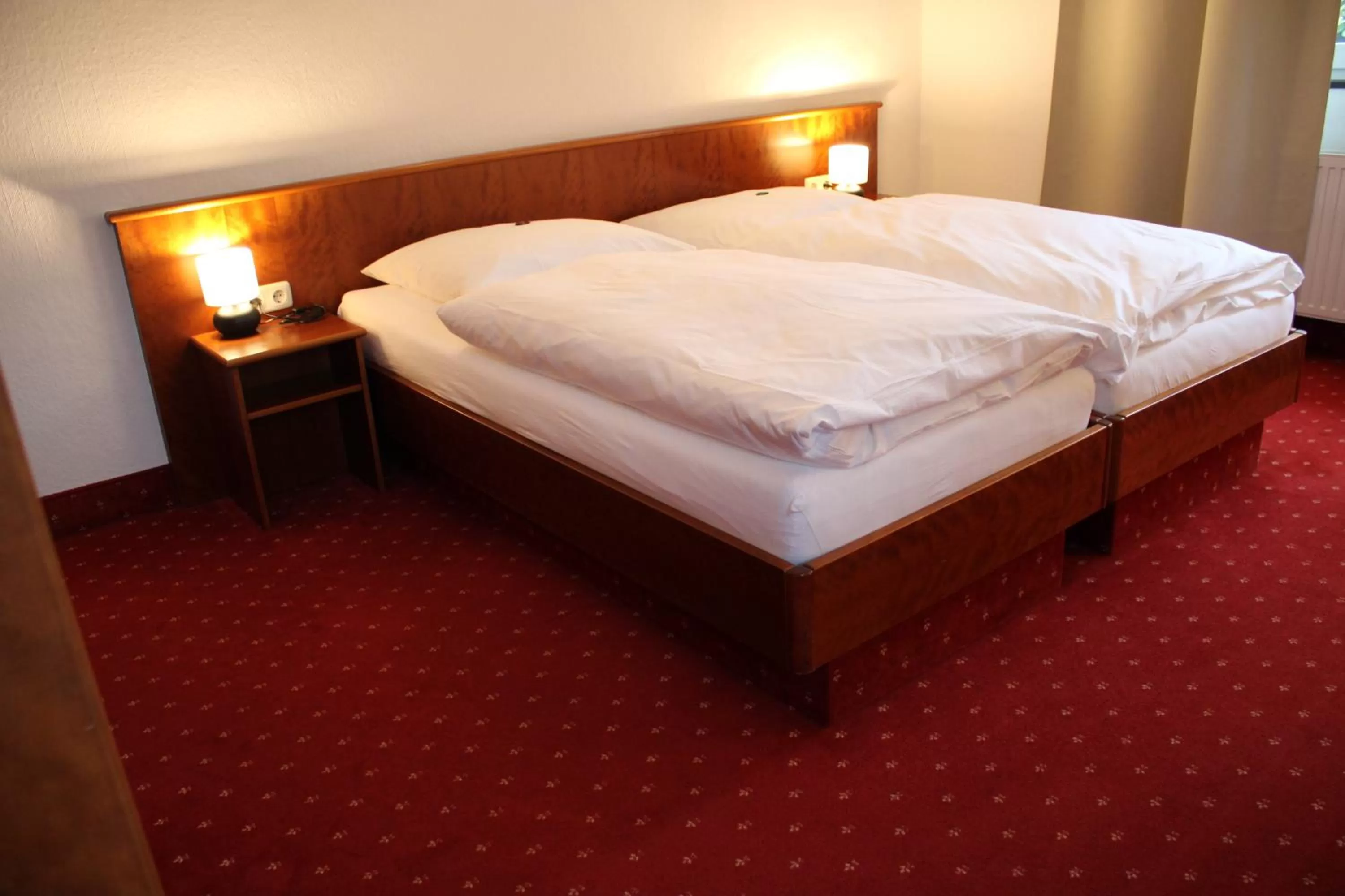 Bedroom, Bed in Hotel Mintarder Wasserbahnhof