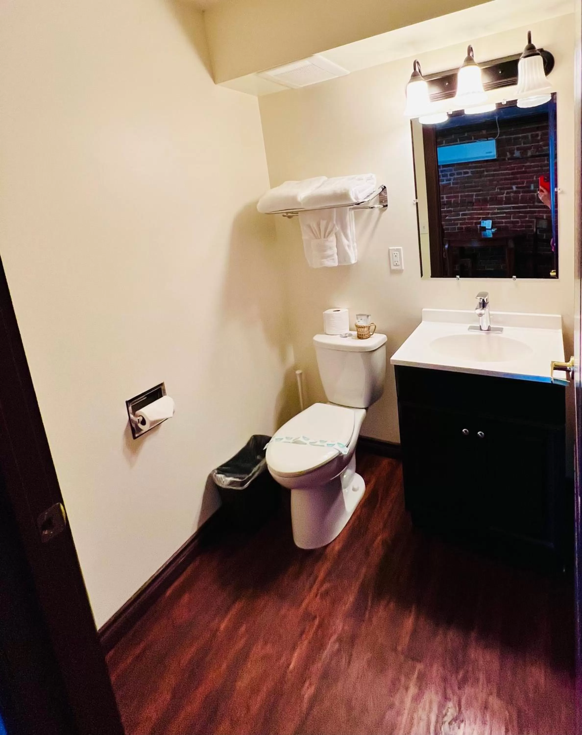 Bathroom in The Monarch Hotel