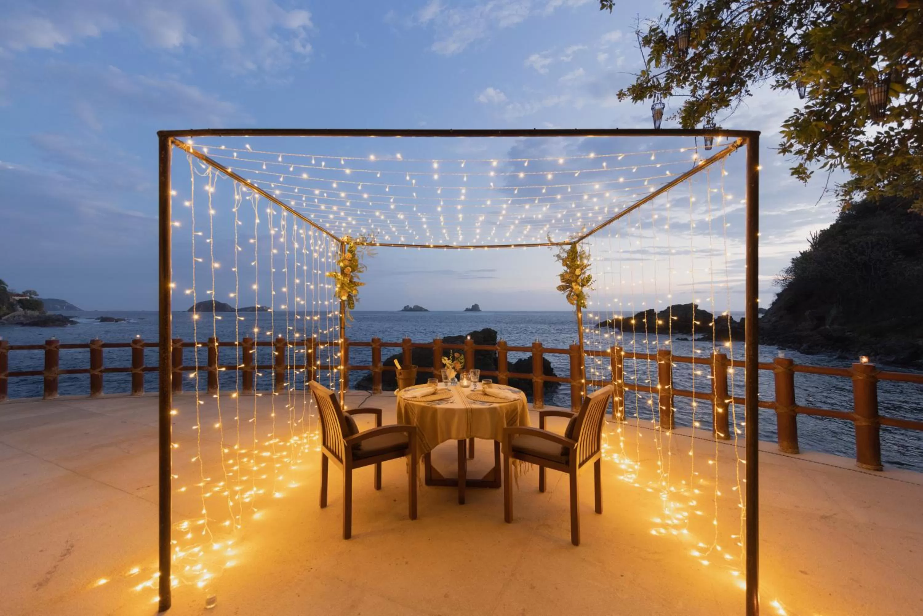 Dinner in Cala de Mar Resort & Spa Ixtapa