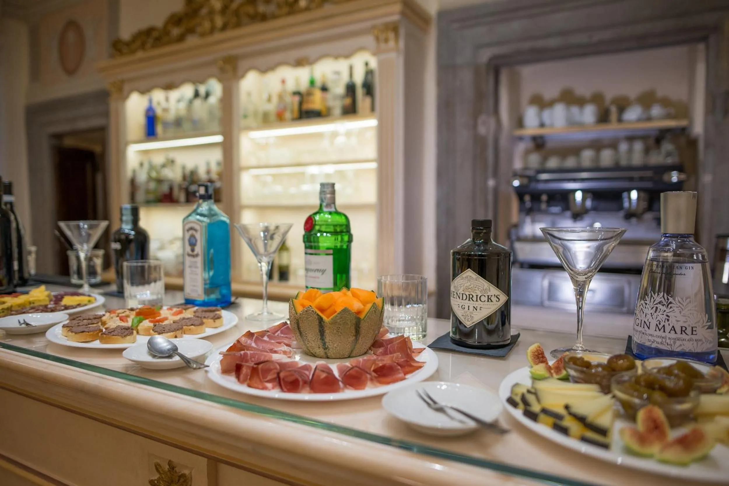 Lounge or bar in Hotel San Michele