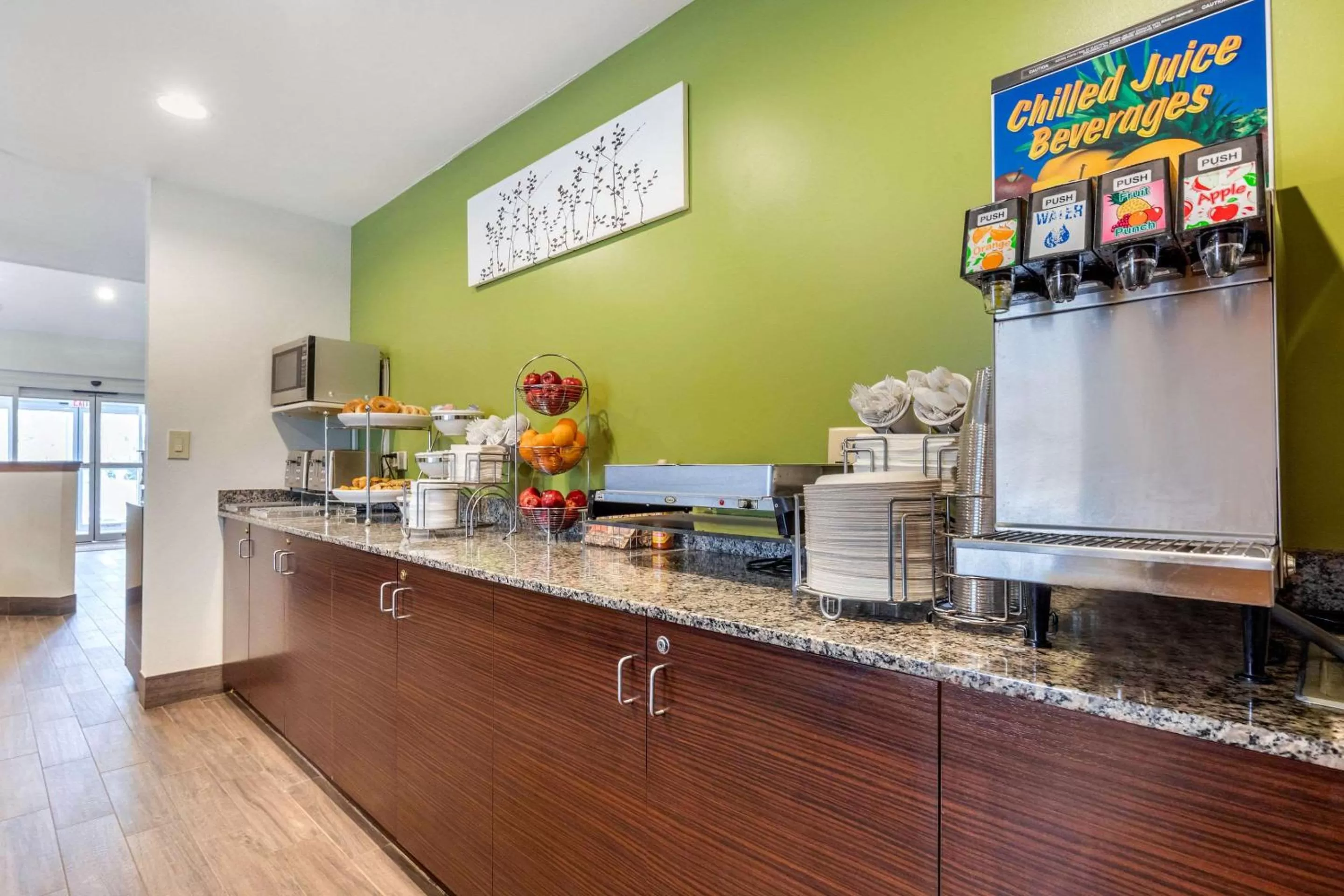 Restaurant/places to eat in Sleep Inn near Great Lakes Naval Base