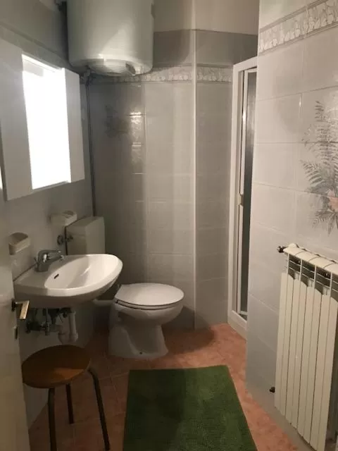 Bathroom in Hotel Carillon