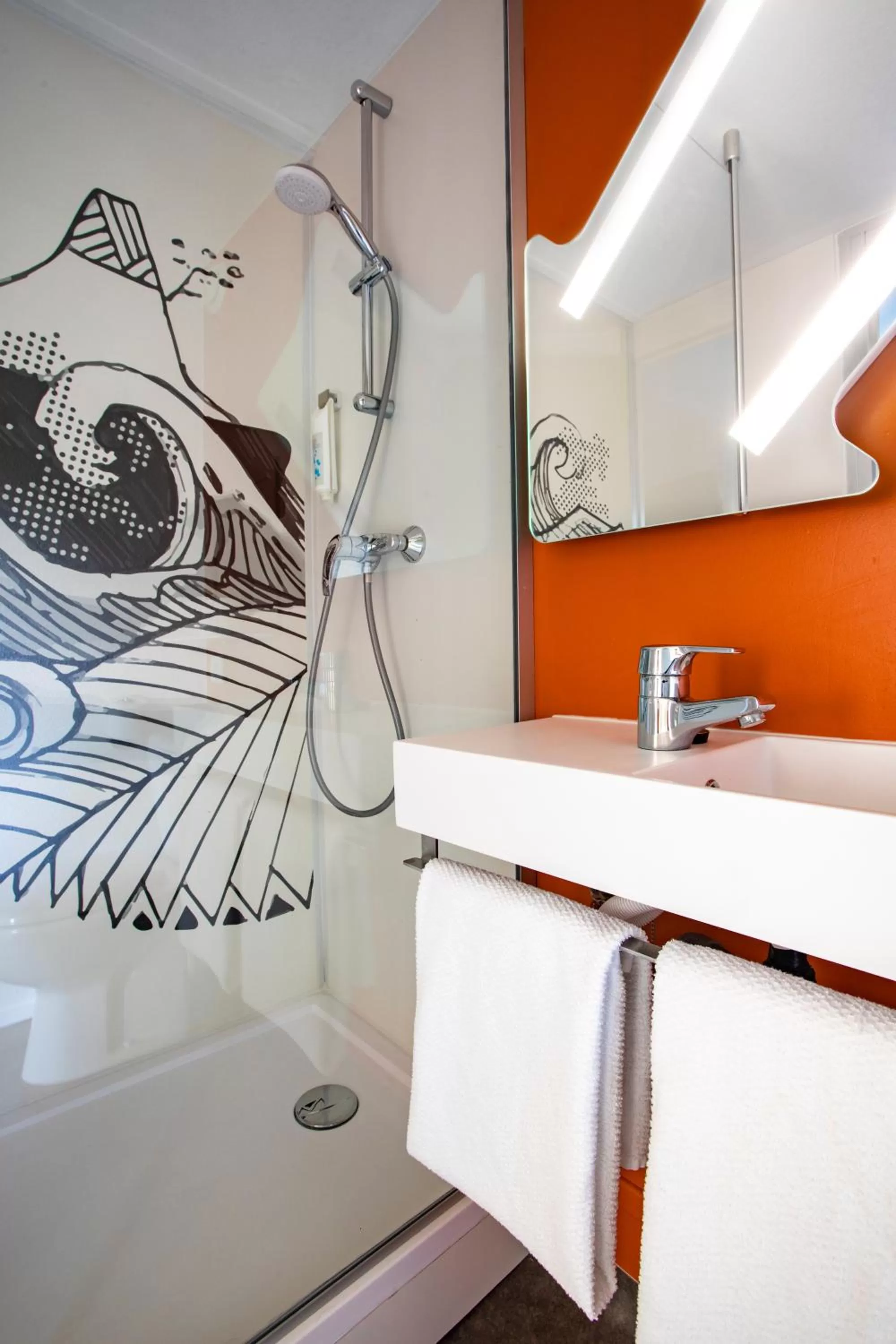 Shower in Ibis budget Lorient Caudan