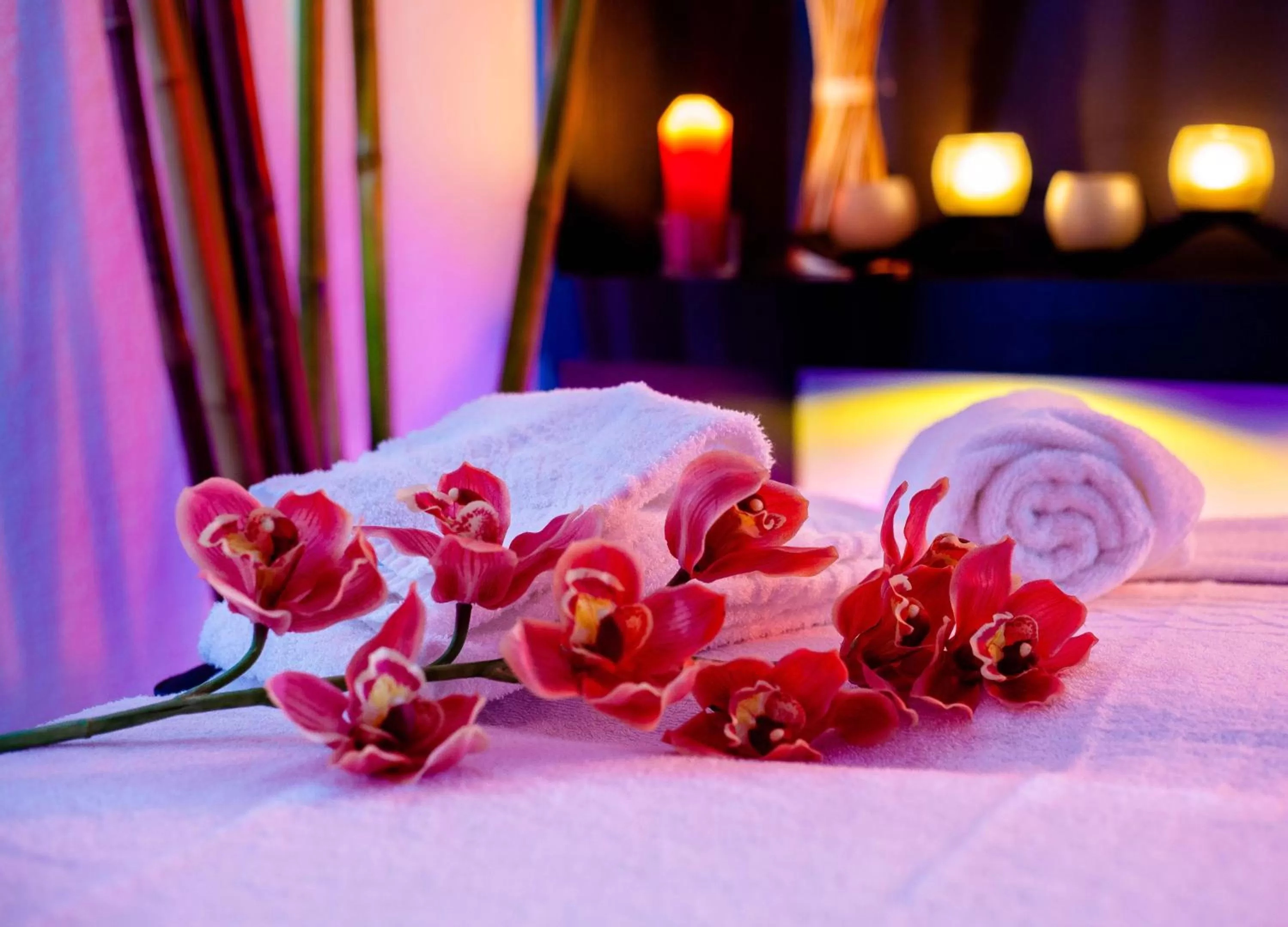 Massage, Bed in The Originals City, Hôtel Les Dômes, Perpignan Sud Saleilles