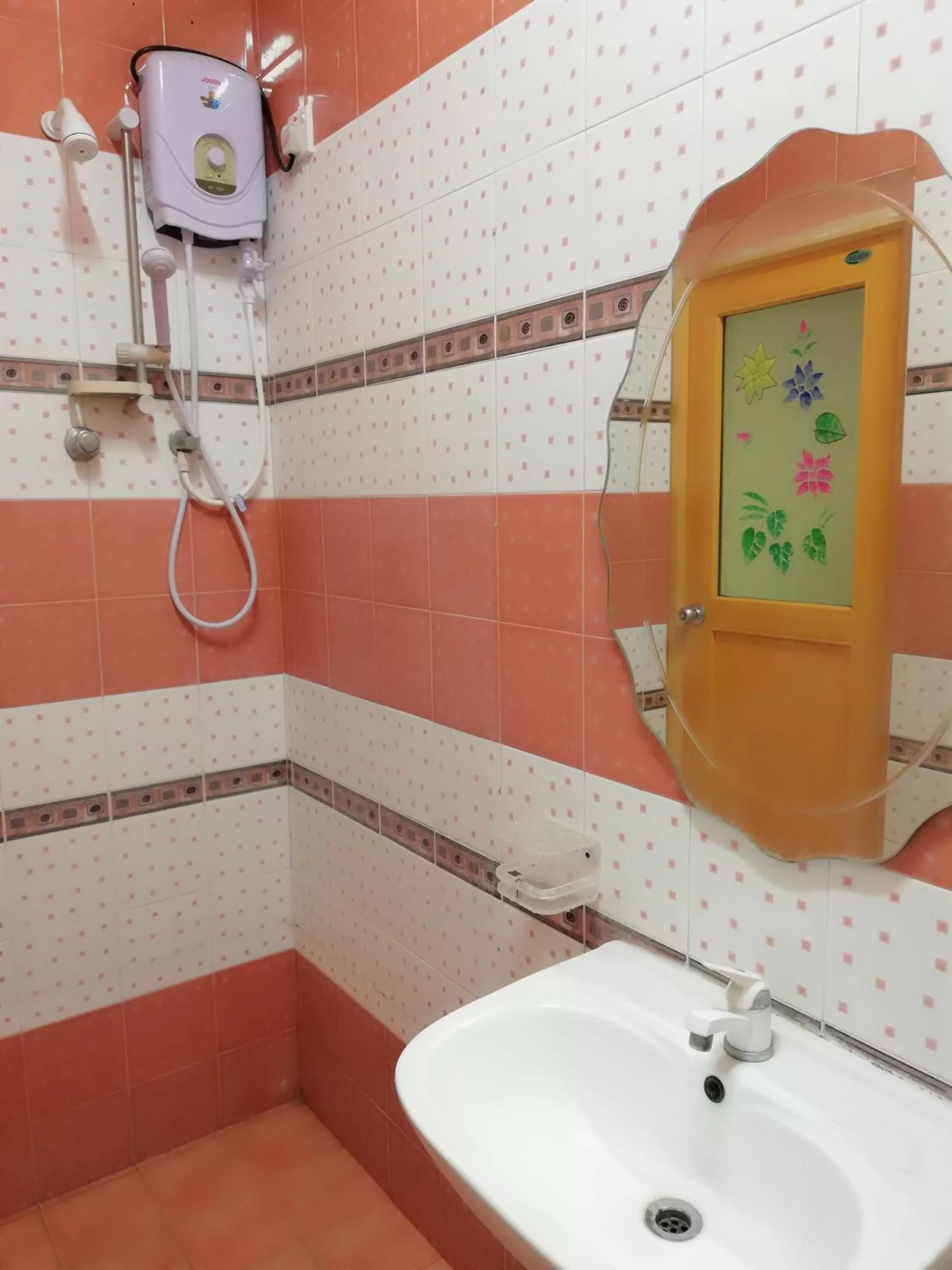 Shower in Sunshine Hotel