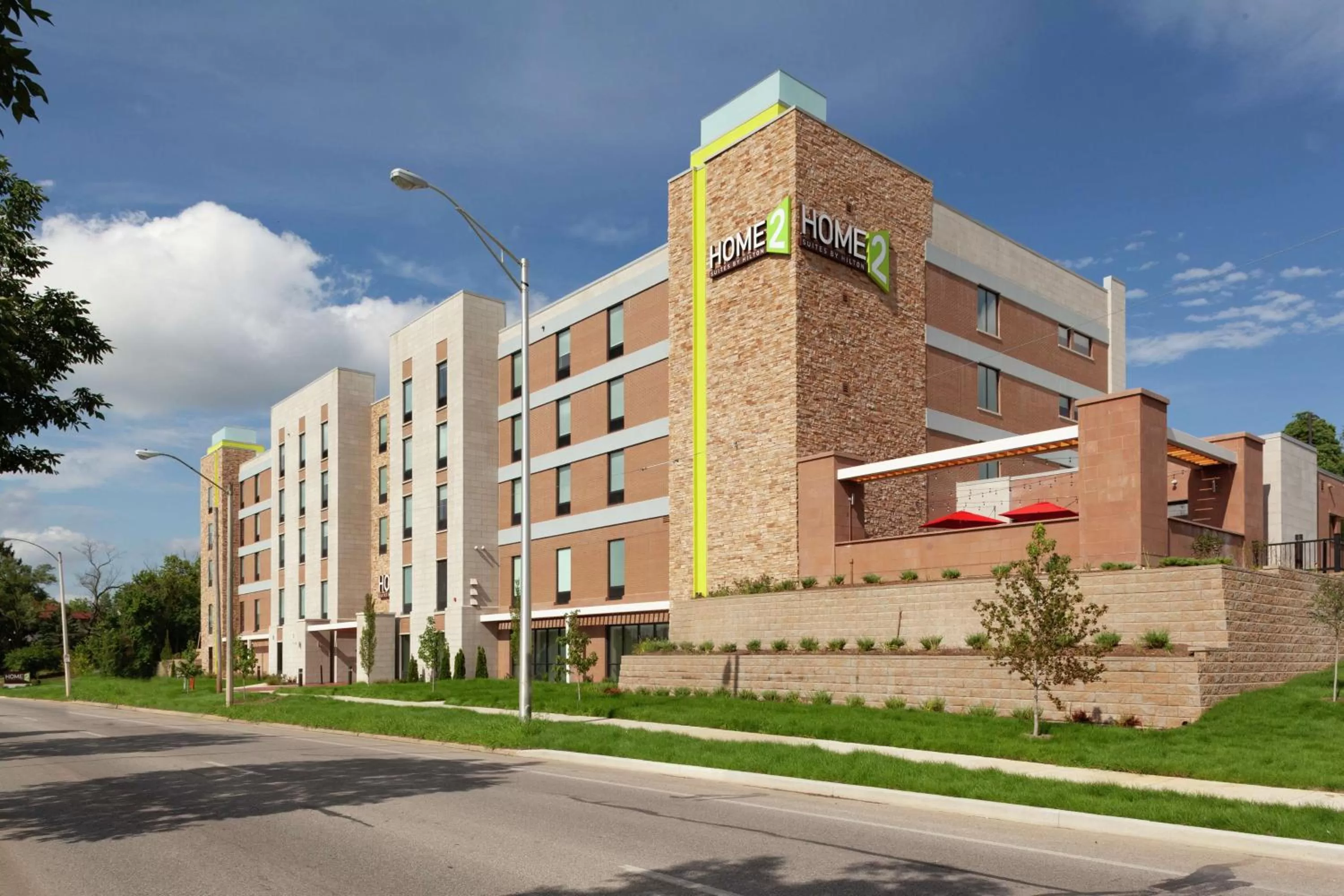 Property building in Home2 Suites by Hilton Bloomington