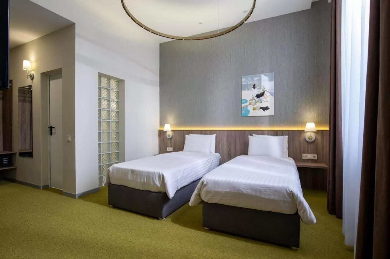 Bed in Four Rooms City