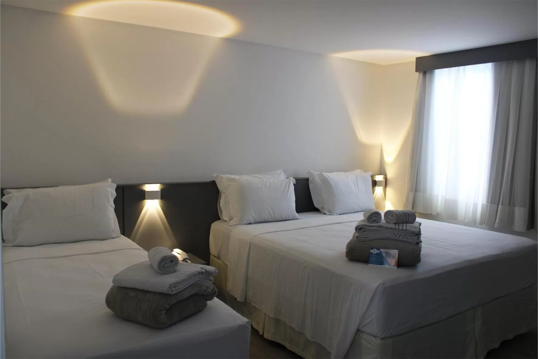 Deluxe Triple Room in Hotel Sagres Praia