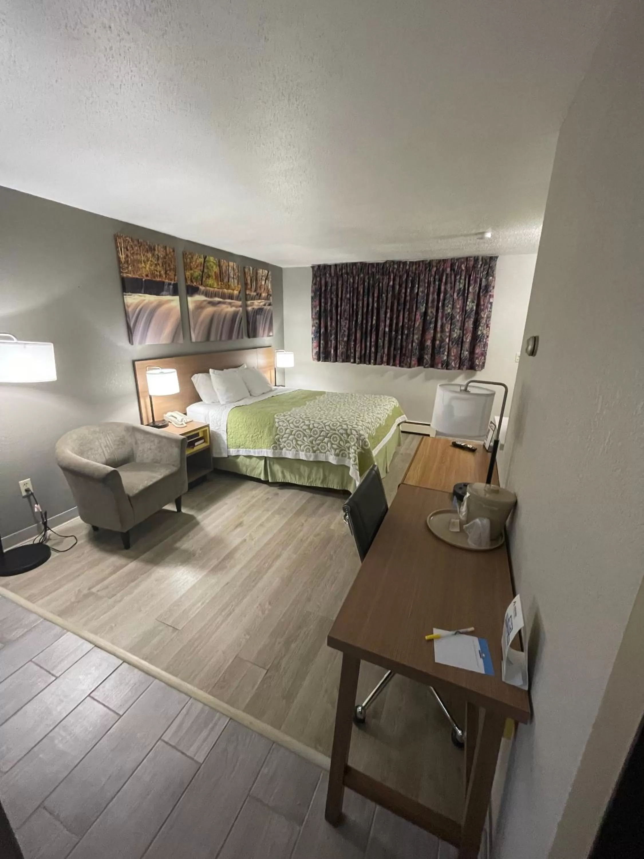 Bed in Days Inn by Wyndham Alpena