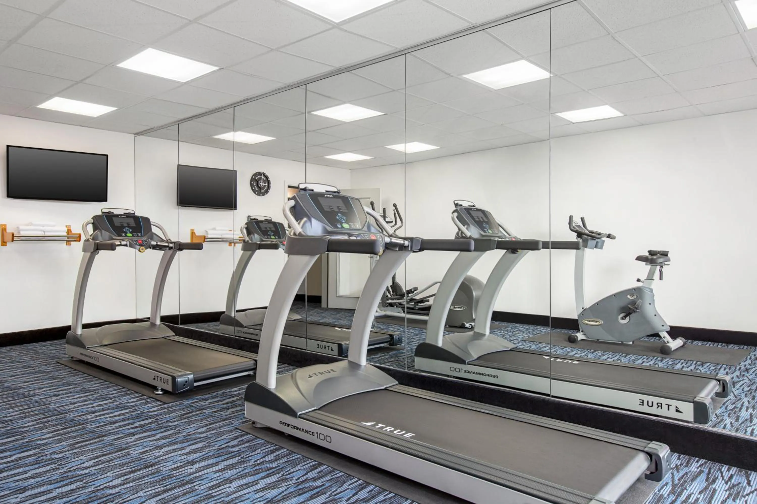 Fitness centre/facilities in Ramada by Wyndham Marina