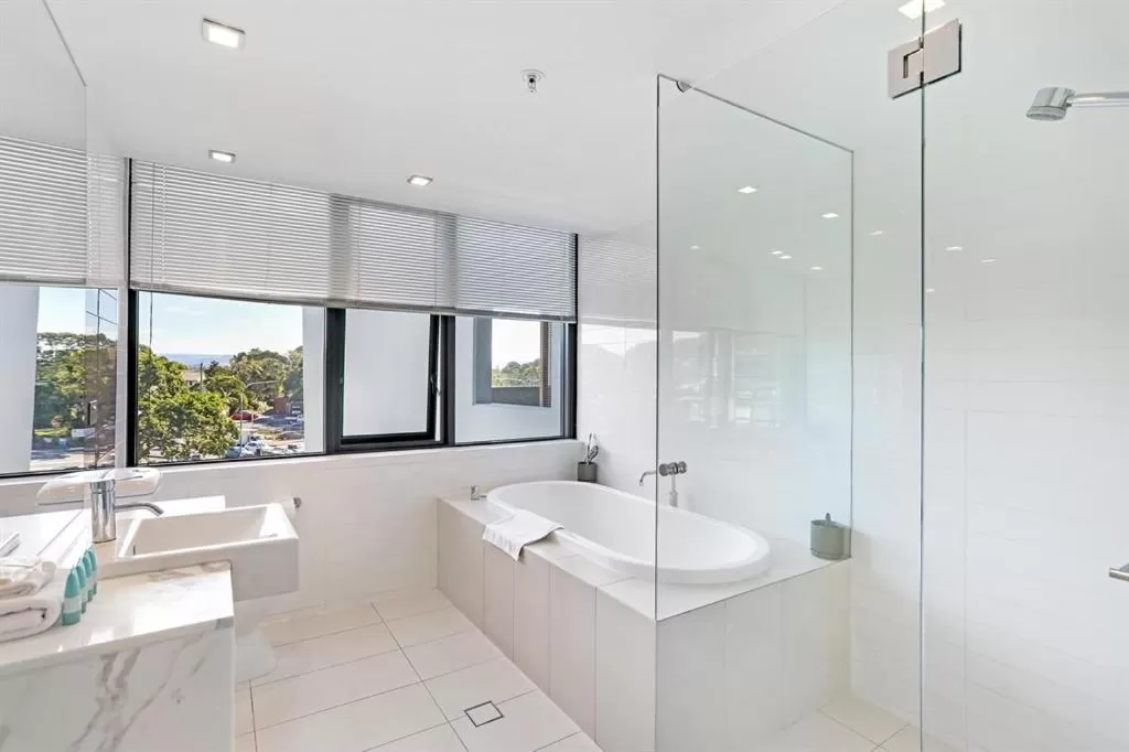 Bathroom in Ambience on Burleigh Beach