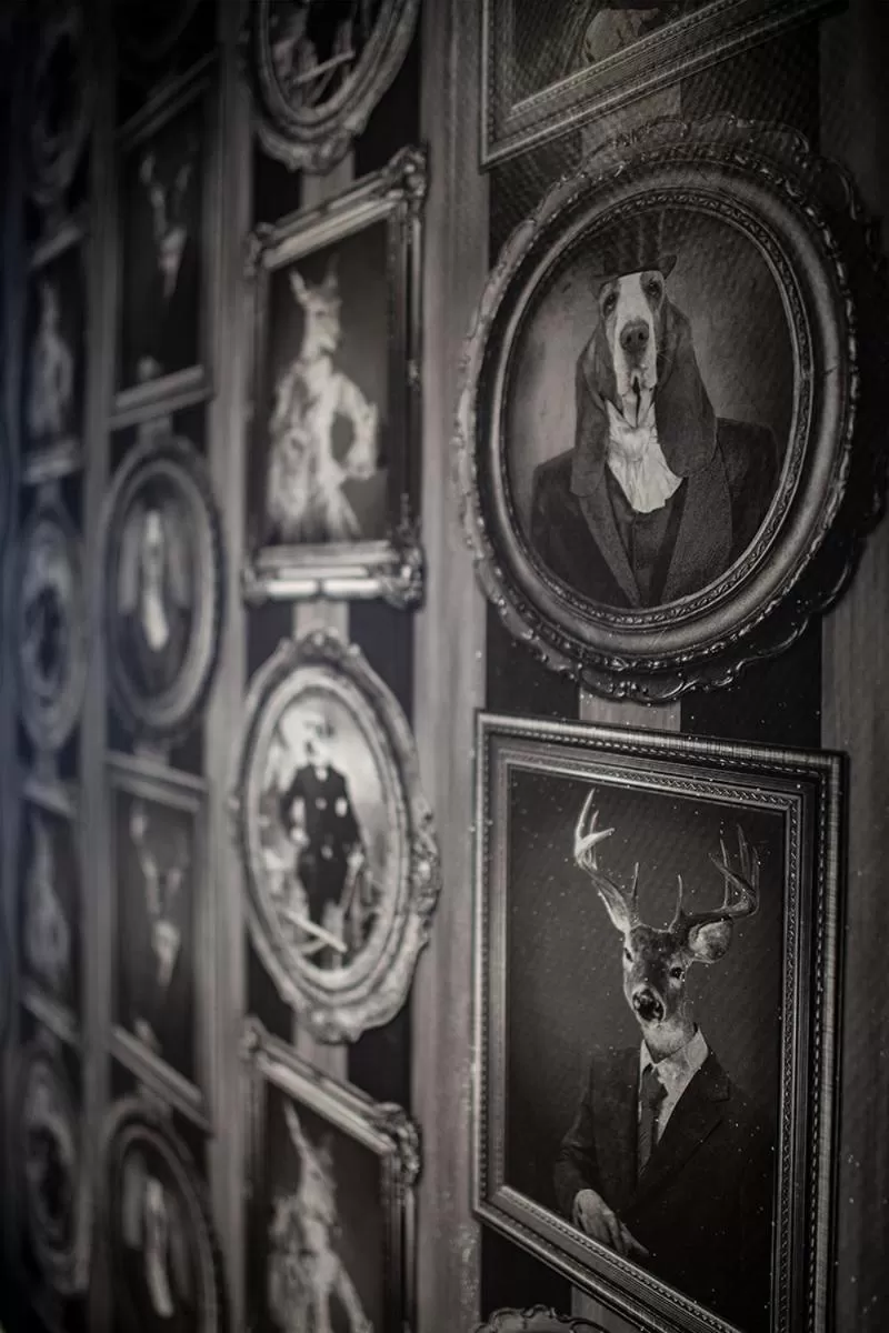 Decorative detail in Bienvenue Chez Nous