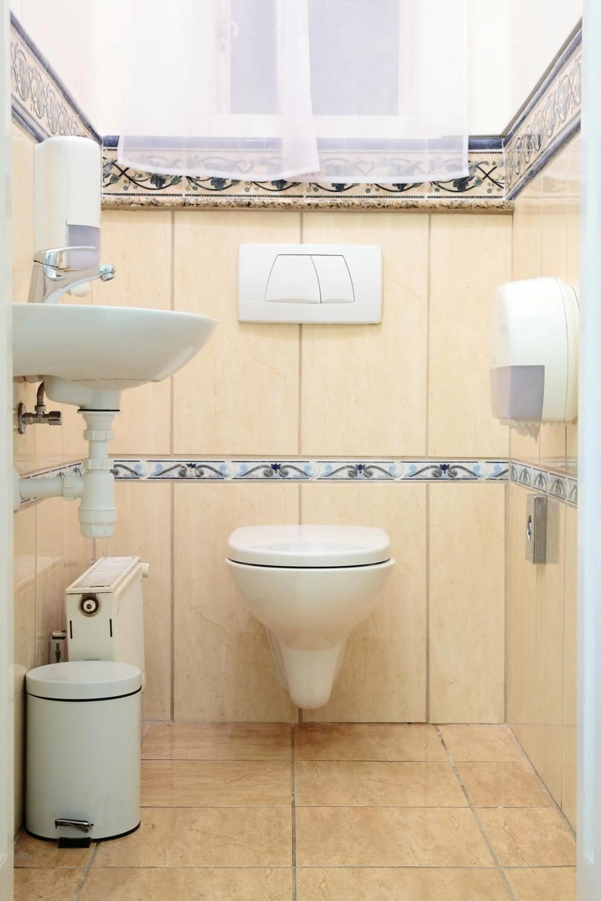 Toilet in Maverick Downtown