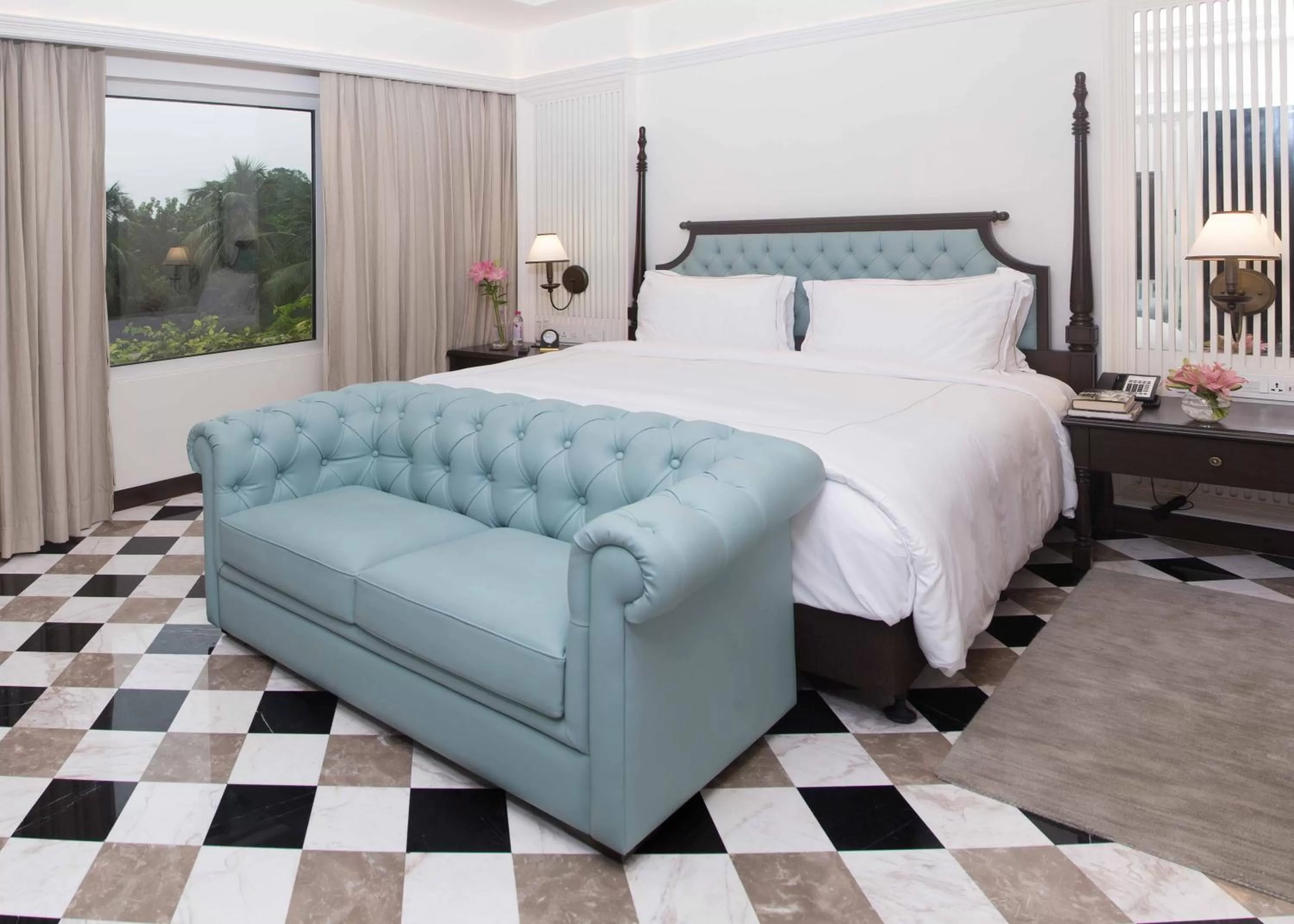 Photo of the whole room, Bed in Taj Bengal