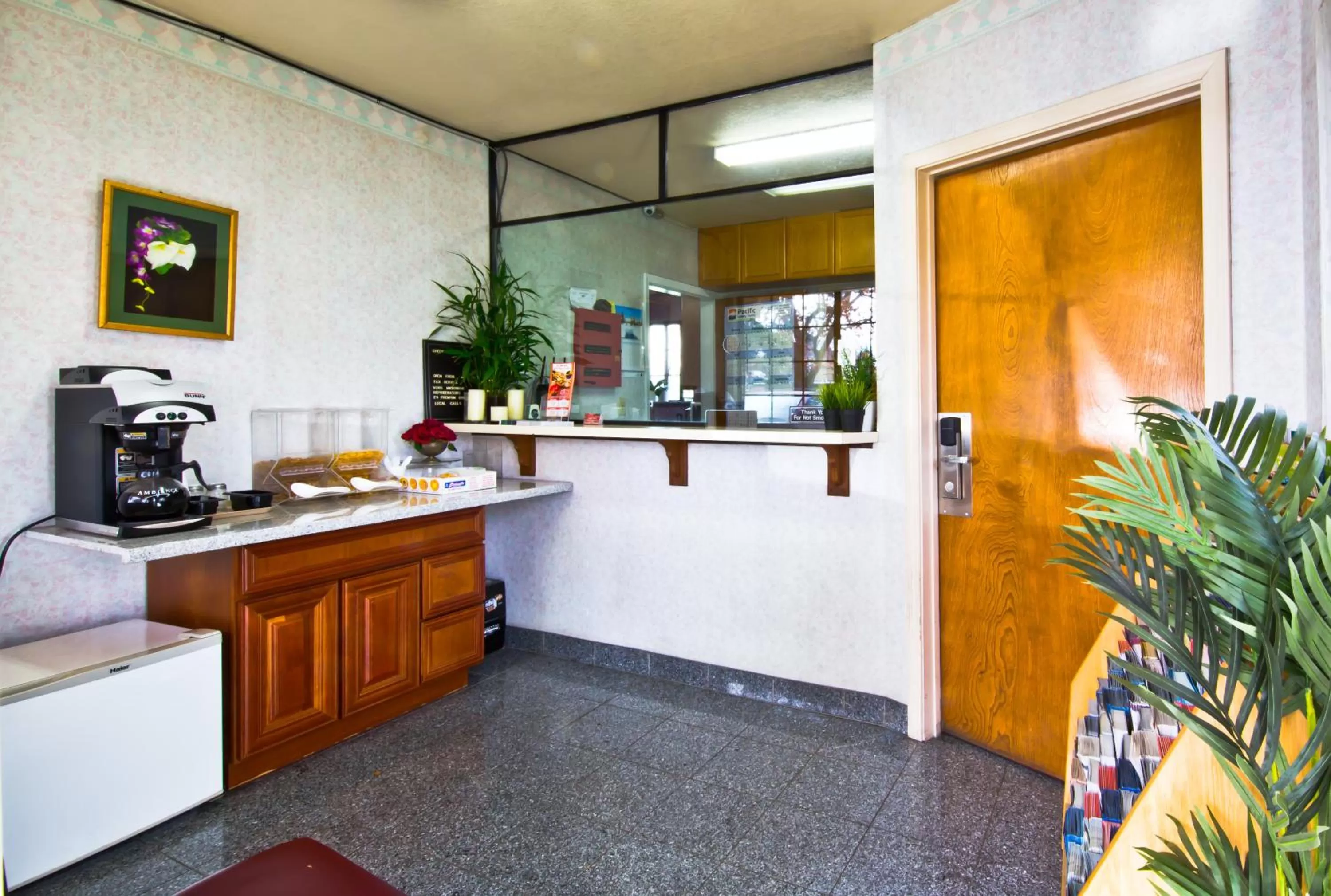 Coffee/tea facilities in Valley Inn San Jose