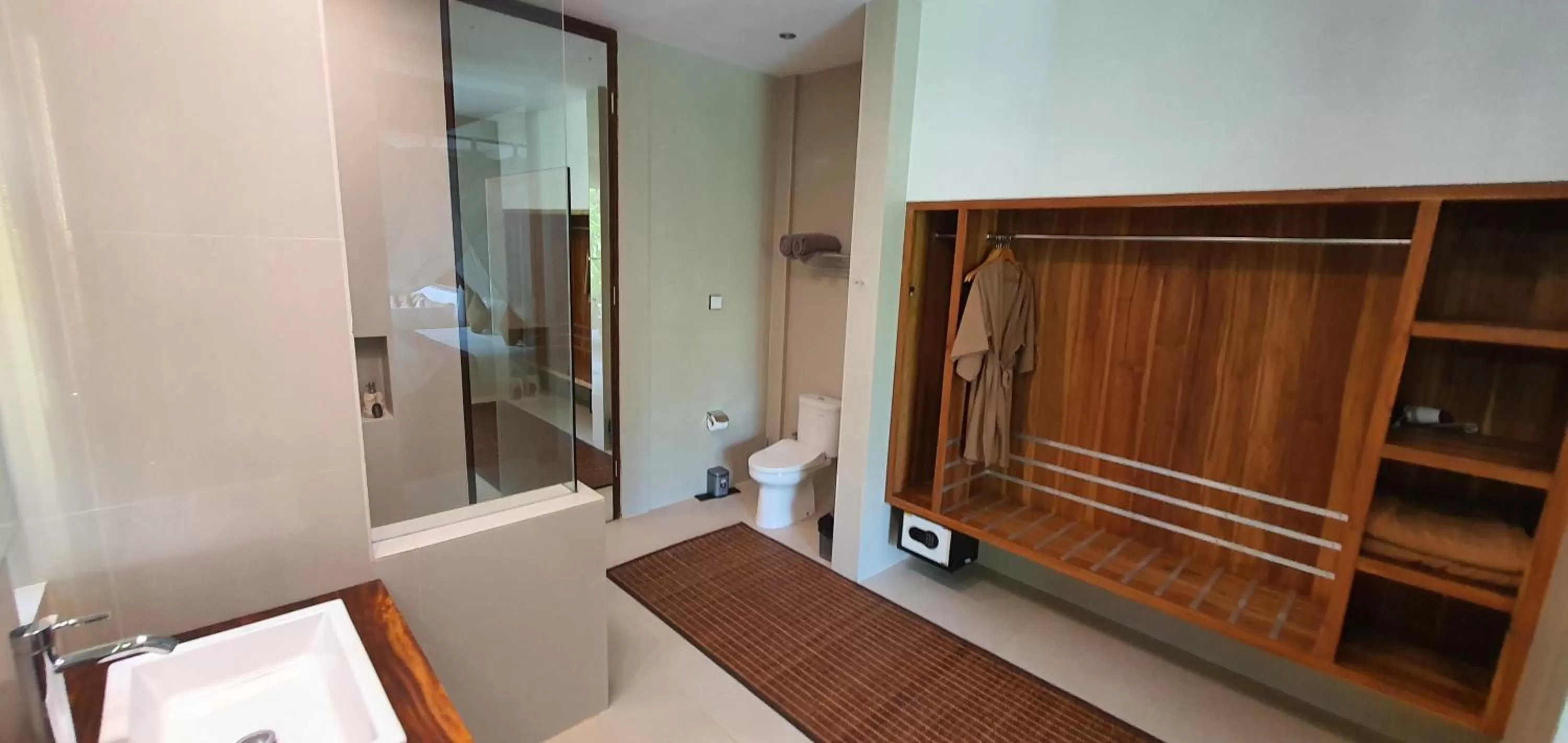 wardrobe in Cahaya Indah Villas