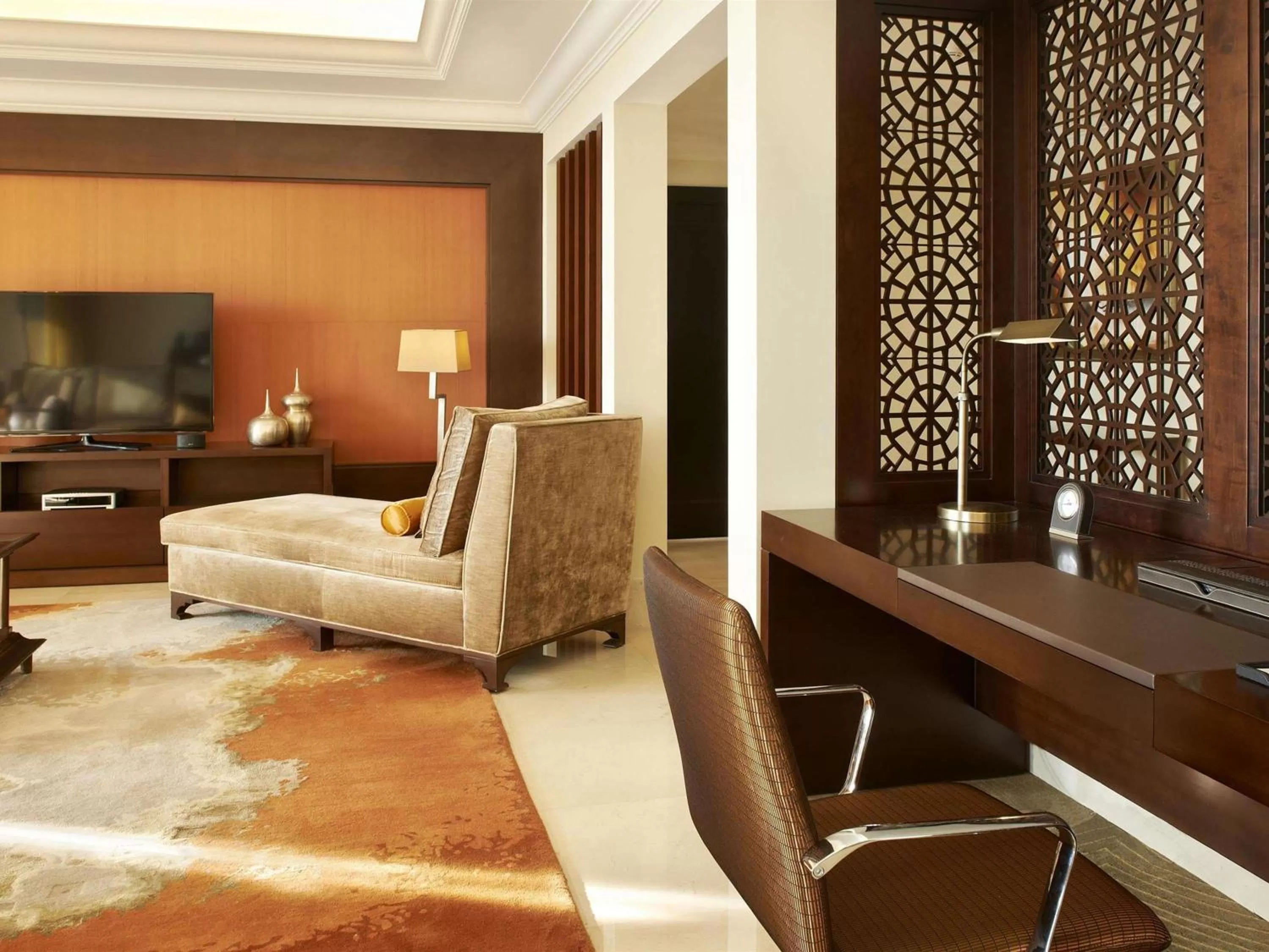 Photo of the whole room in Fairmont The Palm