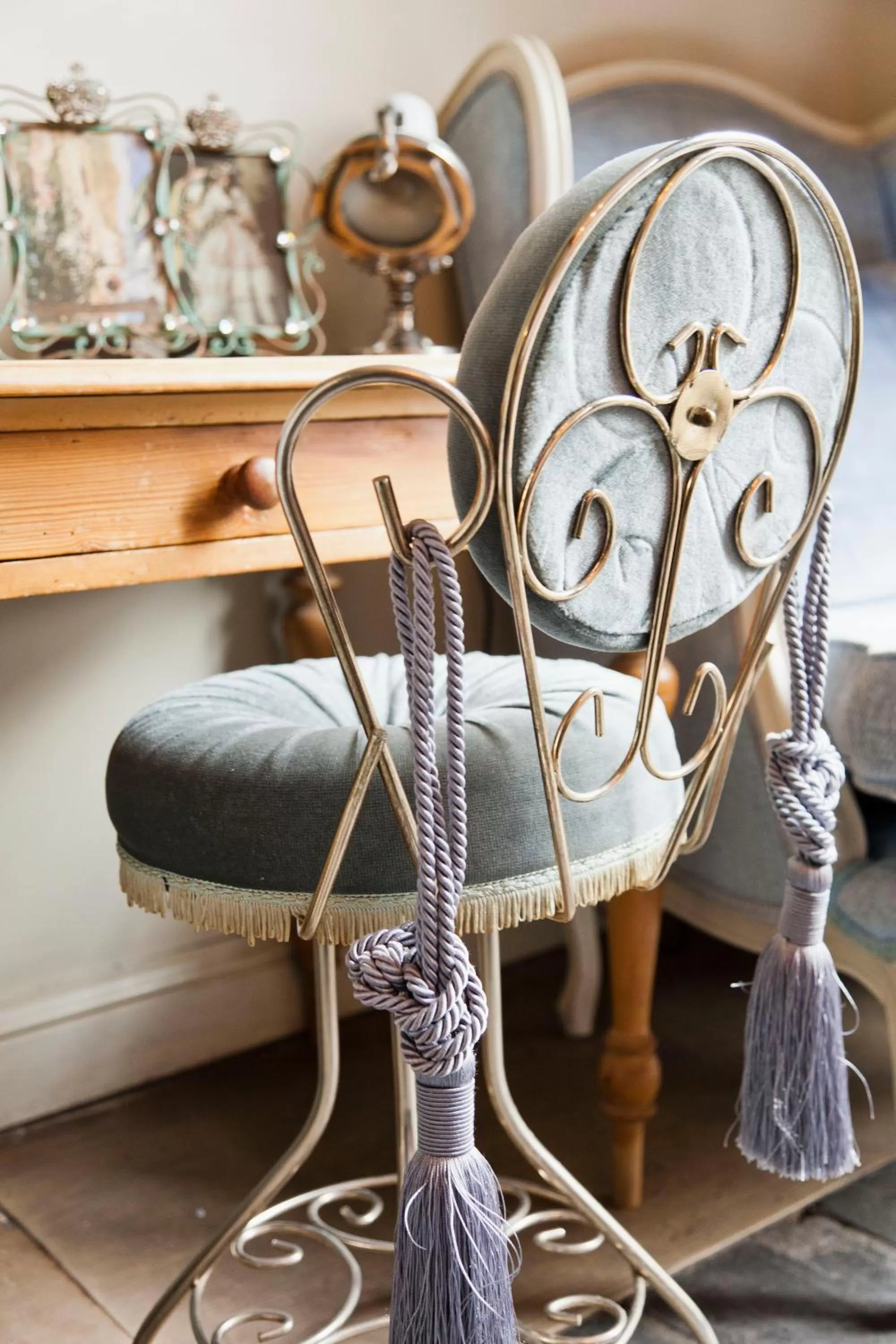 Decorative detail in Hotel Diamonds and Pearls