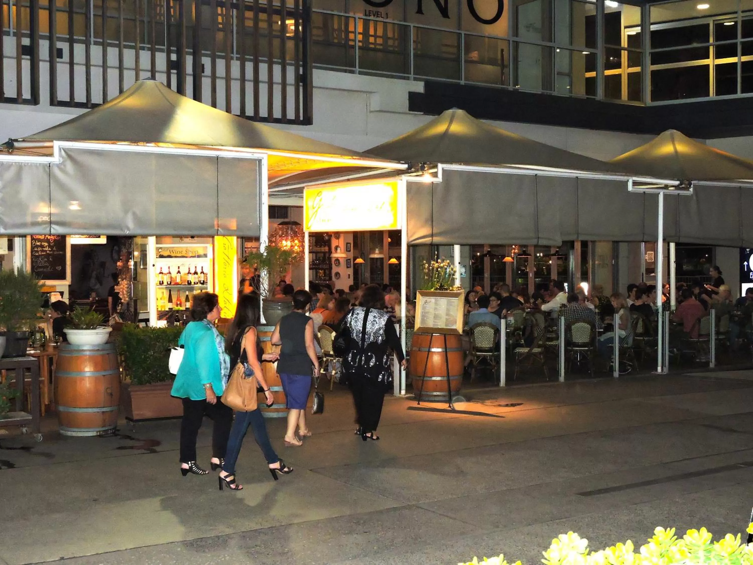 Restaurant/places to eat in Best Western Airport 85 Motel