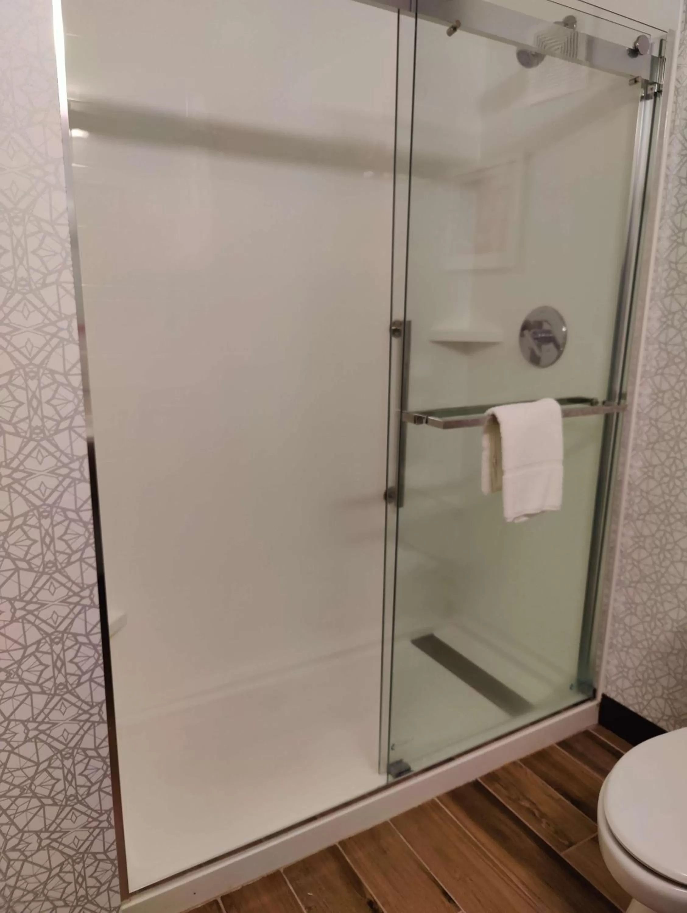 Bathroom in Hampton Inn Atlanta/Peachtree City