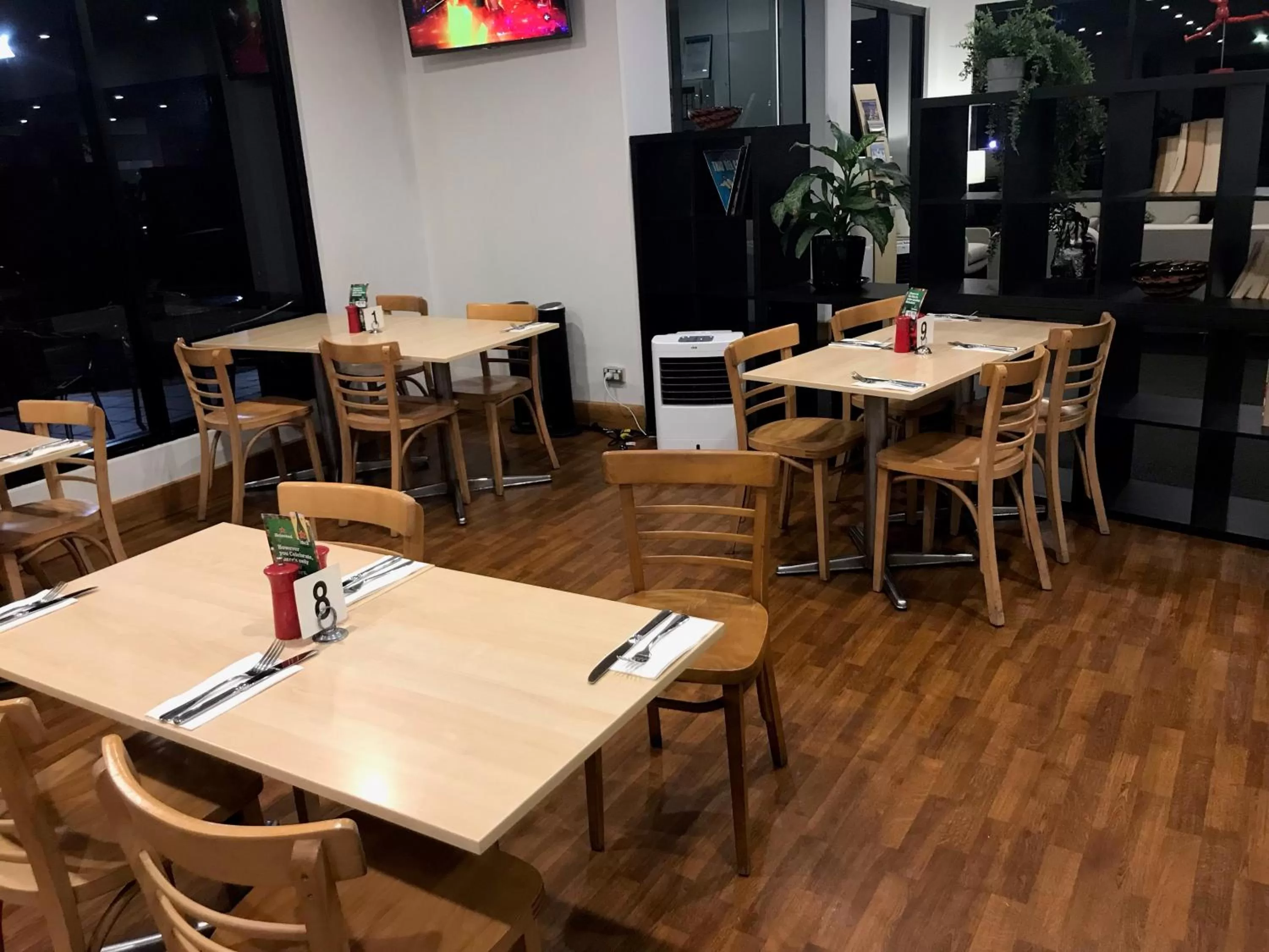 Restaurant/places to eat in ibis Thornleigh