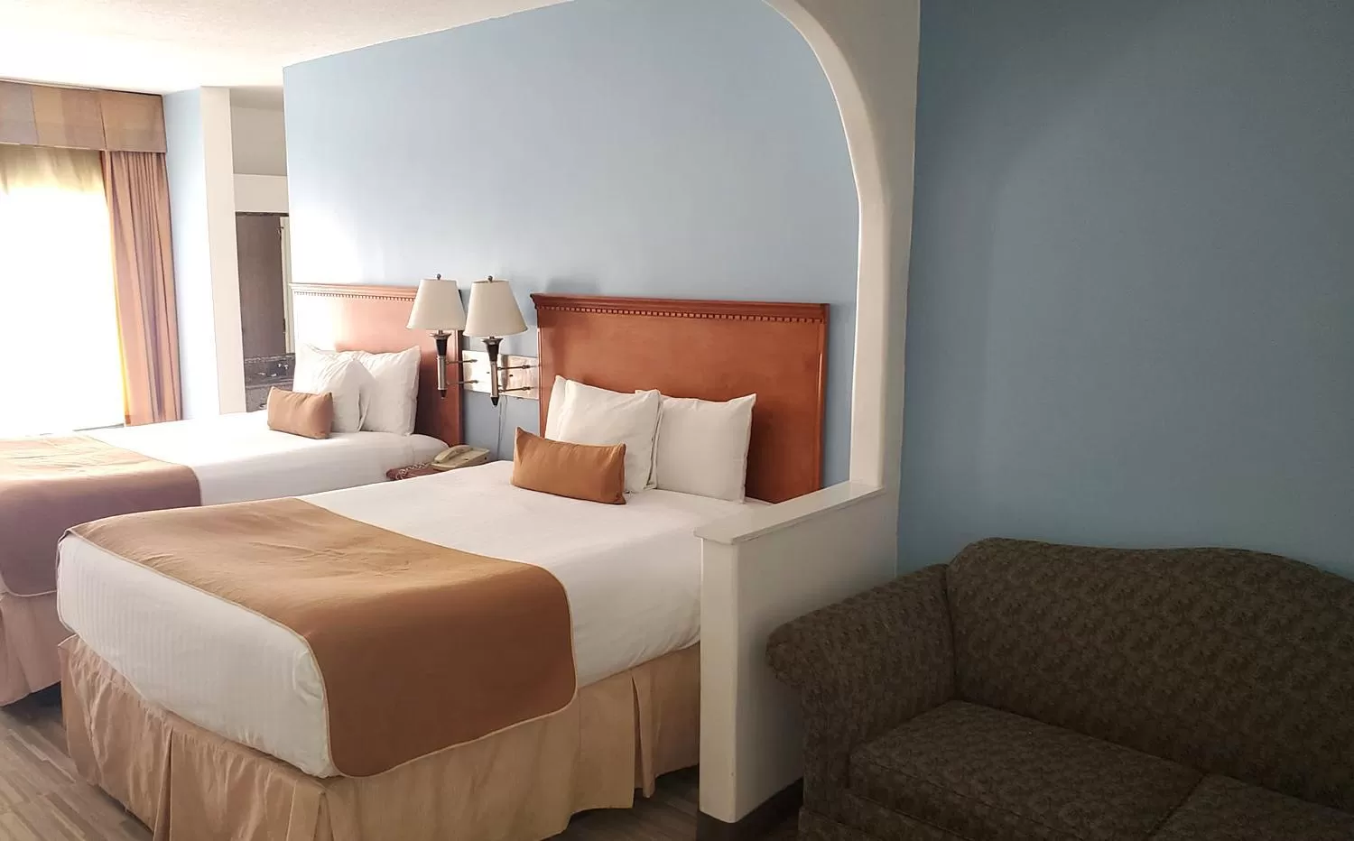 Bed in Coratel Inn & Suites by Jasper New Braunfels IH-35 EXT 189