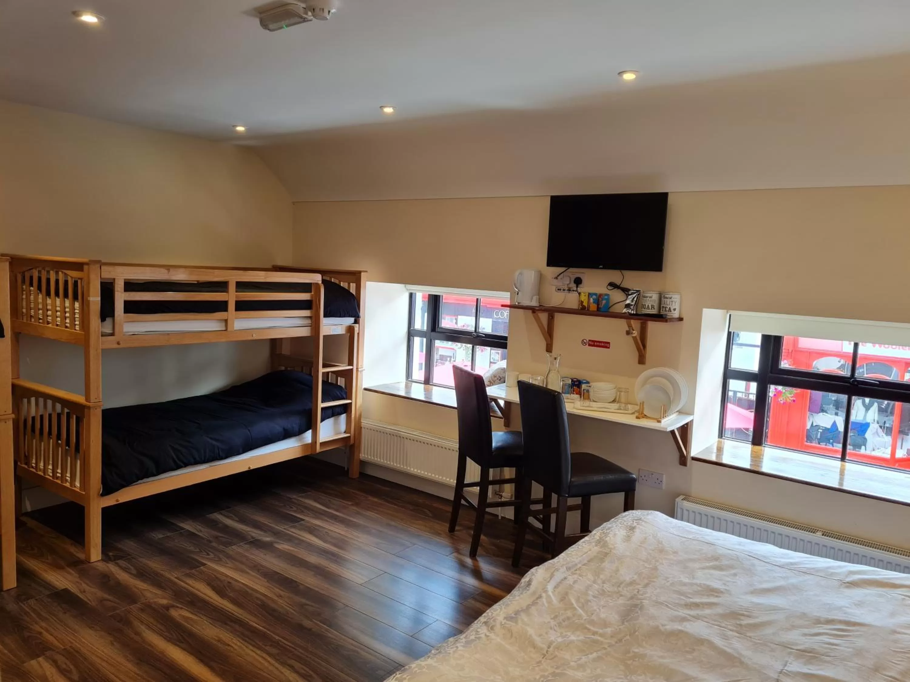 Bed in Ridge-Rock Accommodation