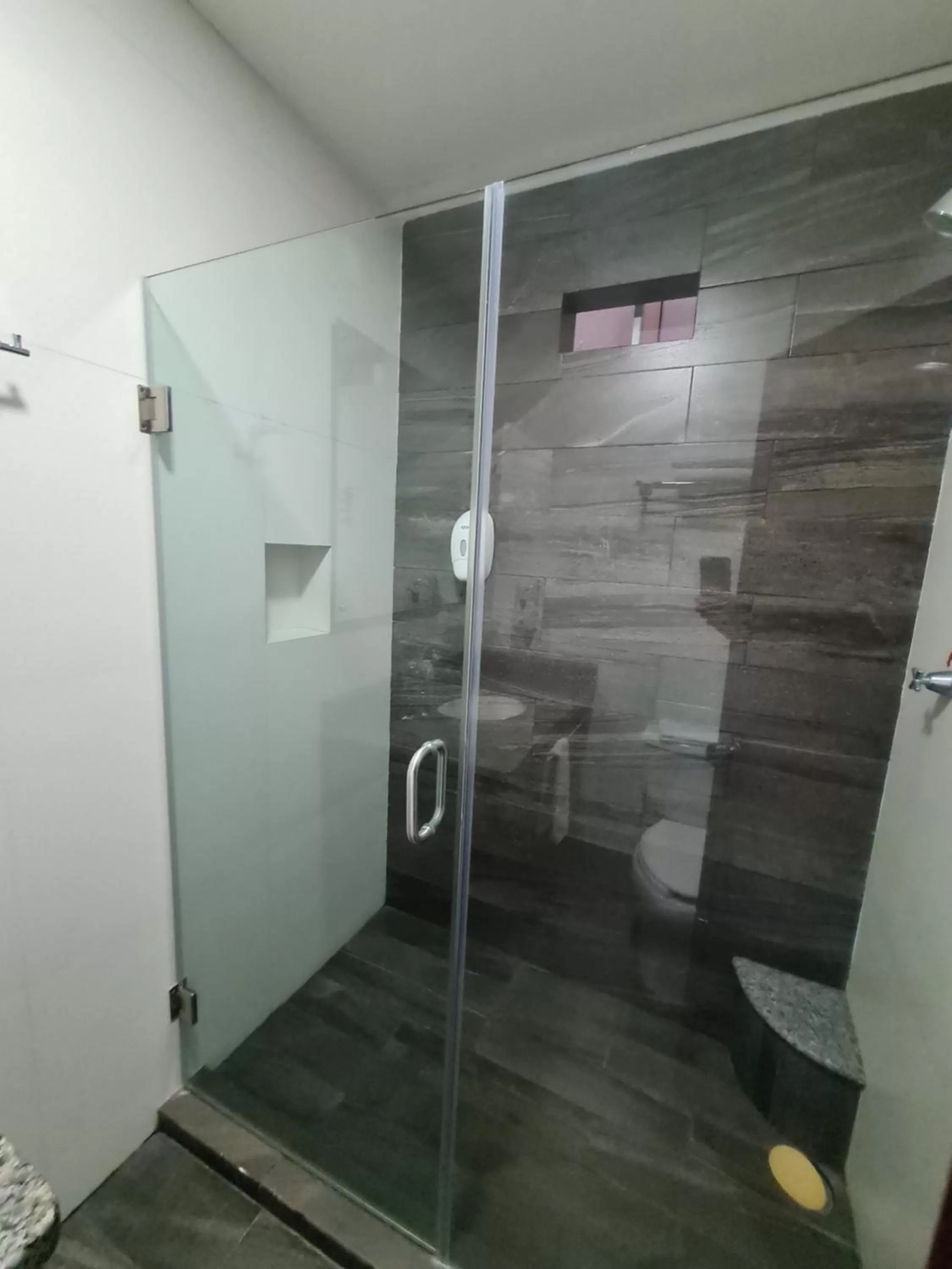 Bathroom in HOTEL FINA INN