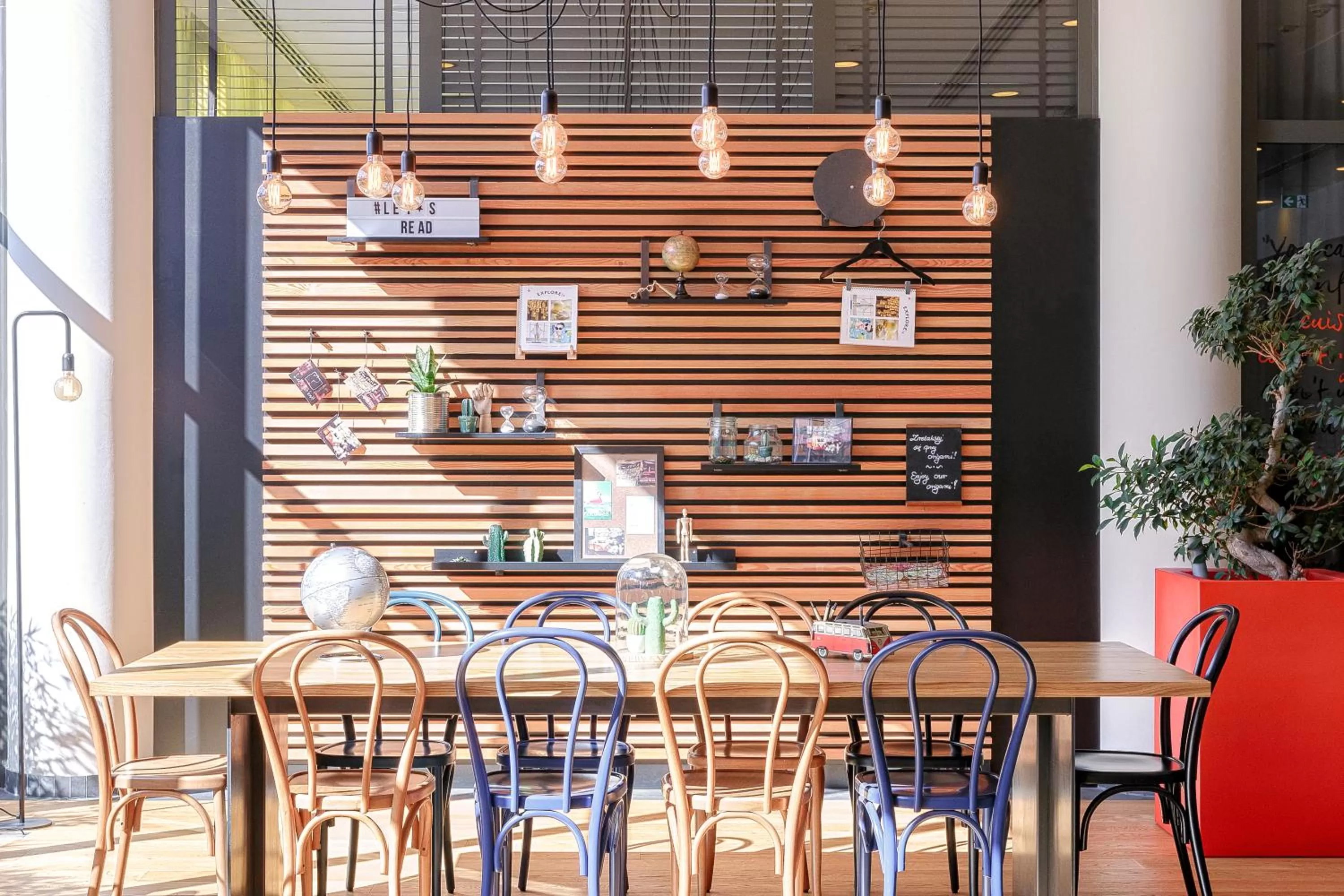 Lobby or reception in Vienna House Easy by Wyndham Katowice