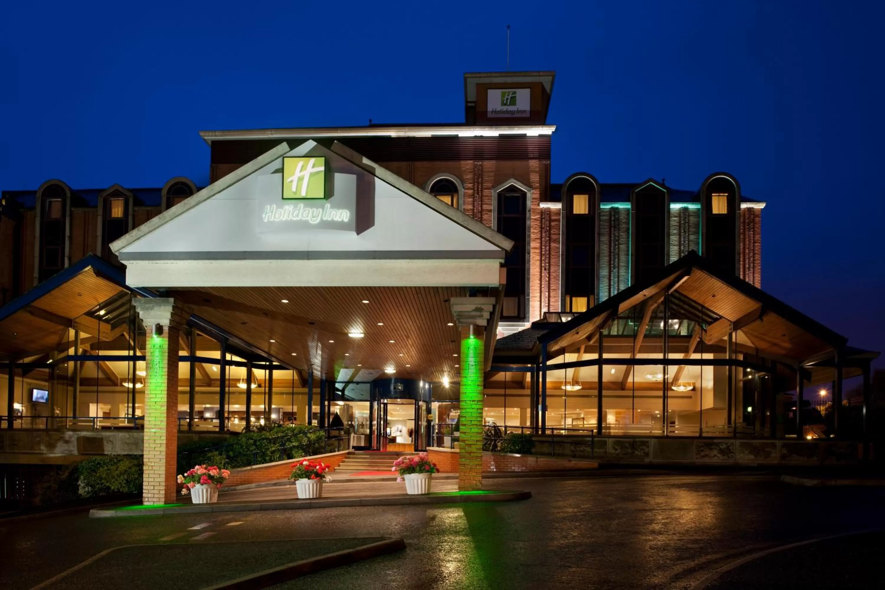 Property building in Holiday Inn Bolton Centre by IHG