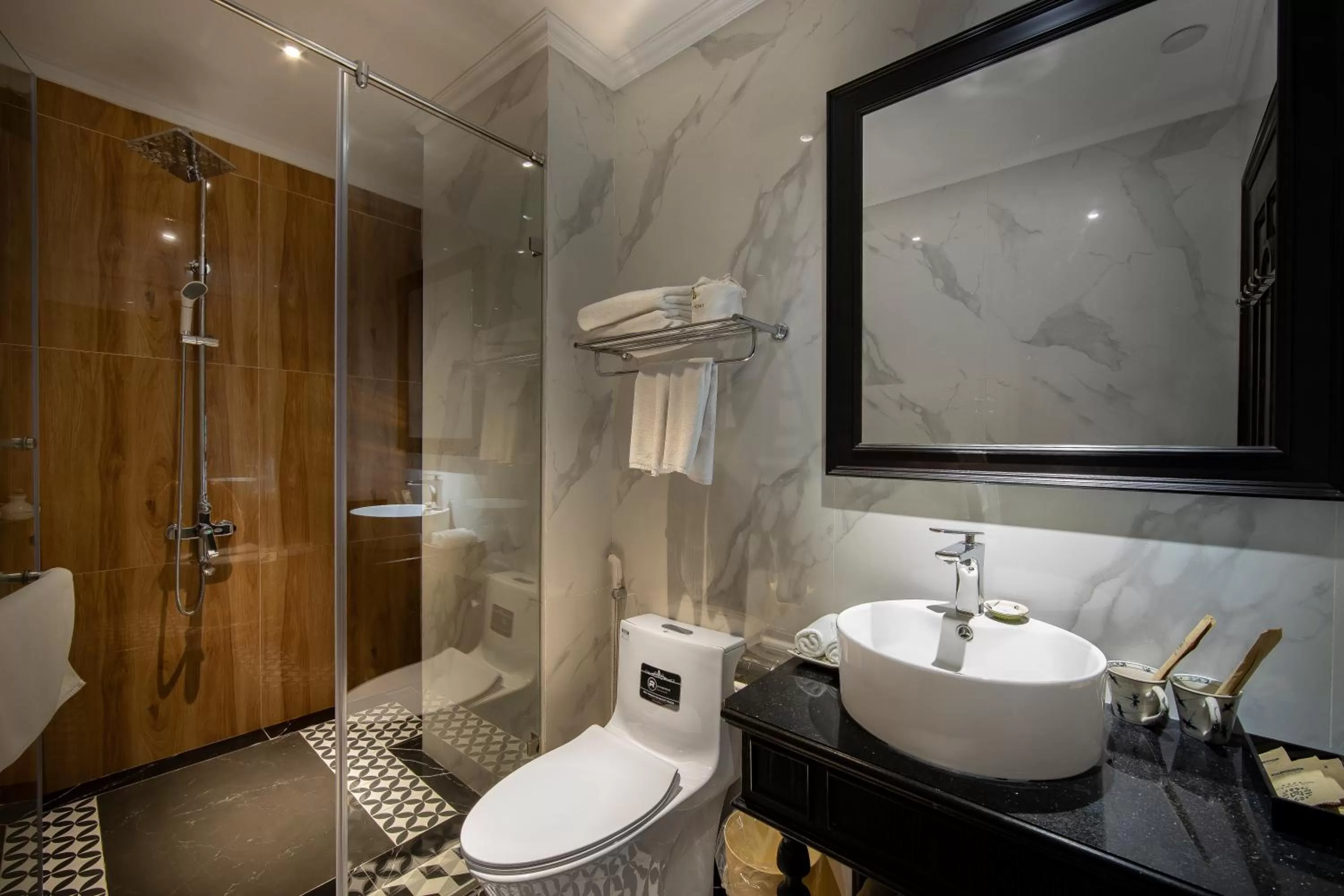 Shower in Hanoi Media Hotel & Spa