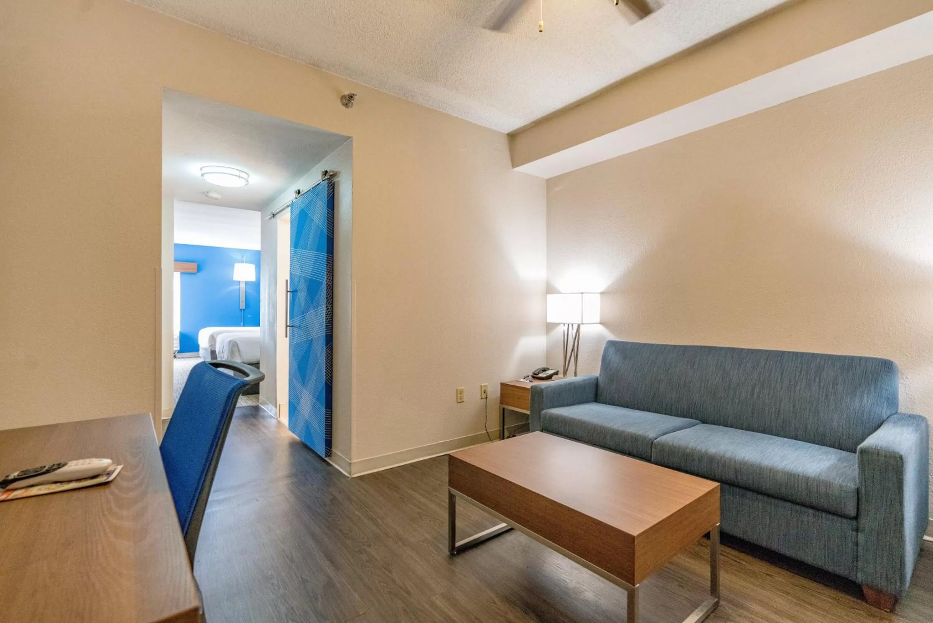 Photo of the whole room in Holiday Inn Express Hotel & Suites Nashville Brentwood 65S