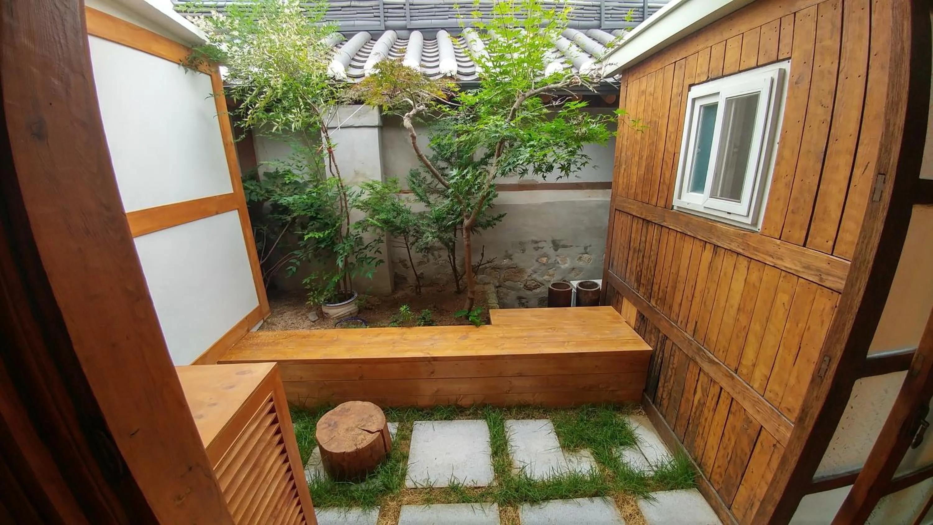 Decorative detail in Sophia Hanok Guesthouse