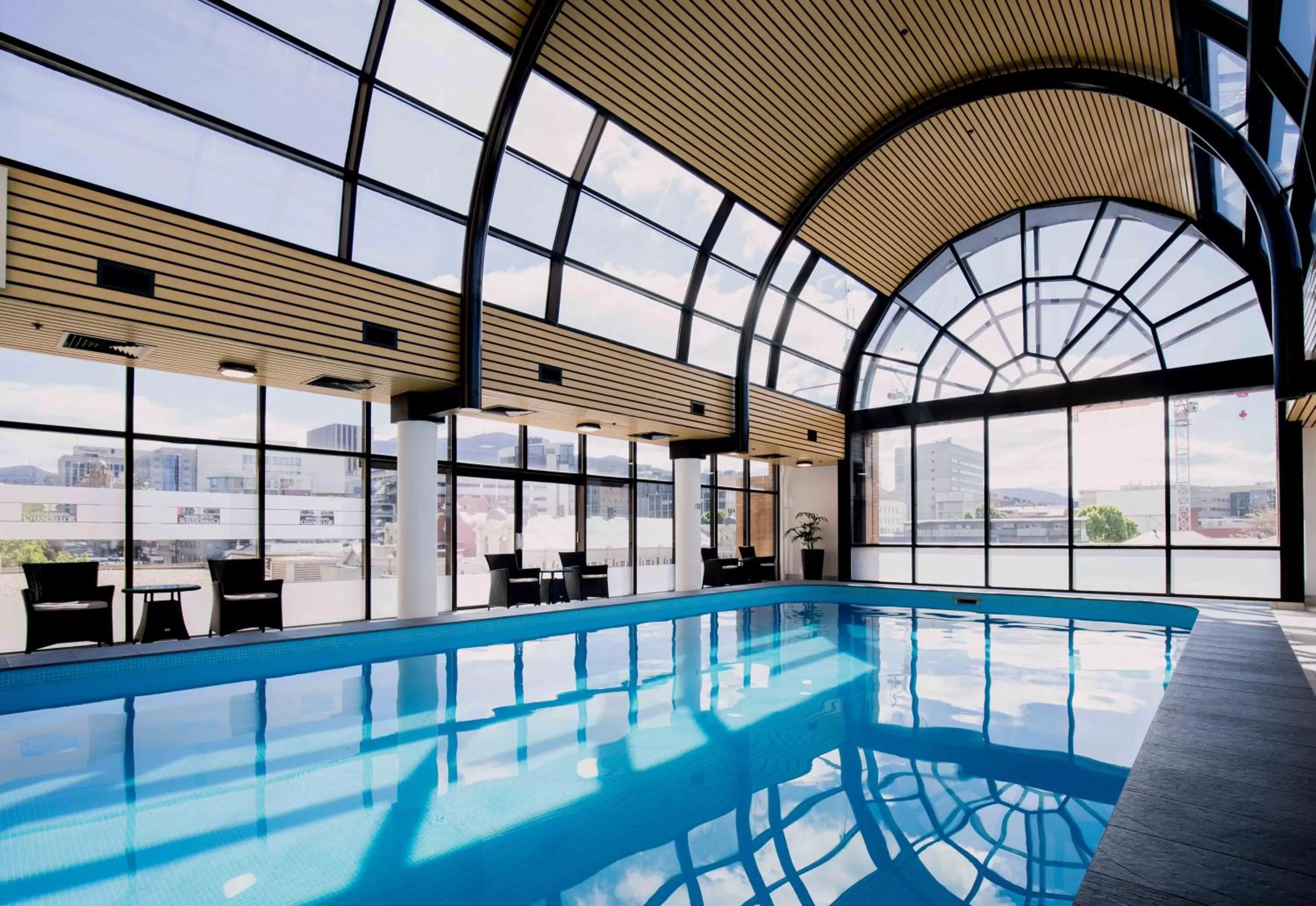 Swimming pool in Hotel Grand Chancellor Hobart